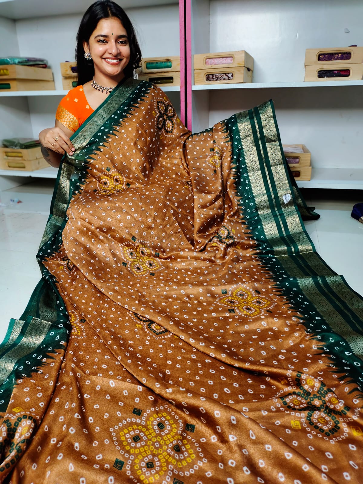 దీపావళికి చీరలు ఆఫర్ చేయండి