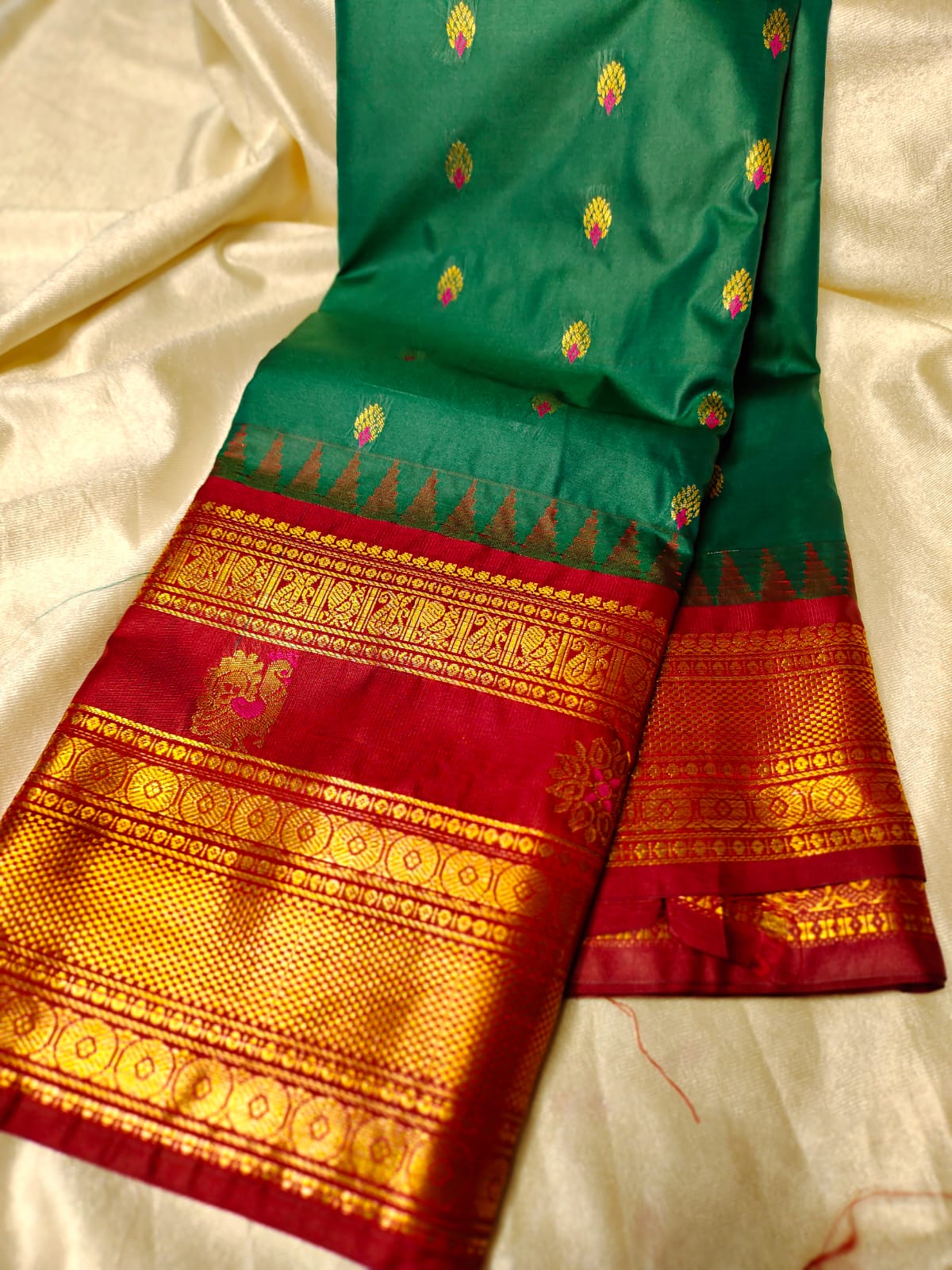 Vitange gadwal silk saree