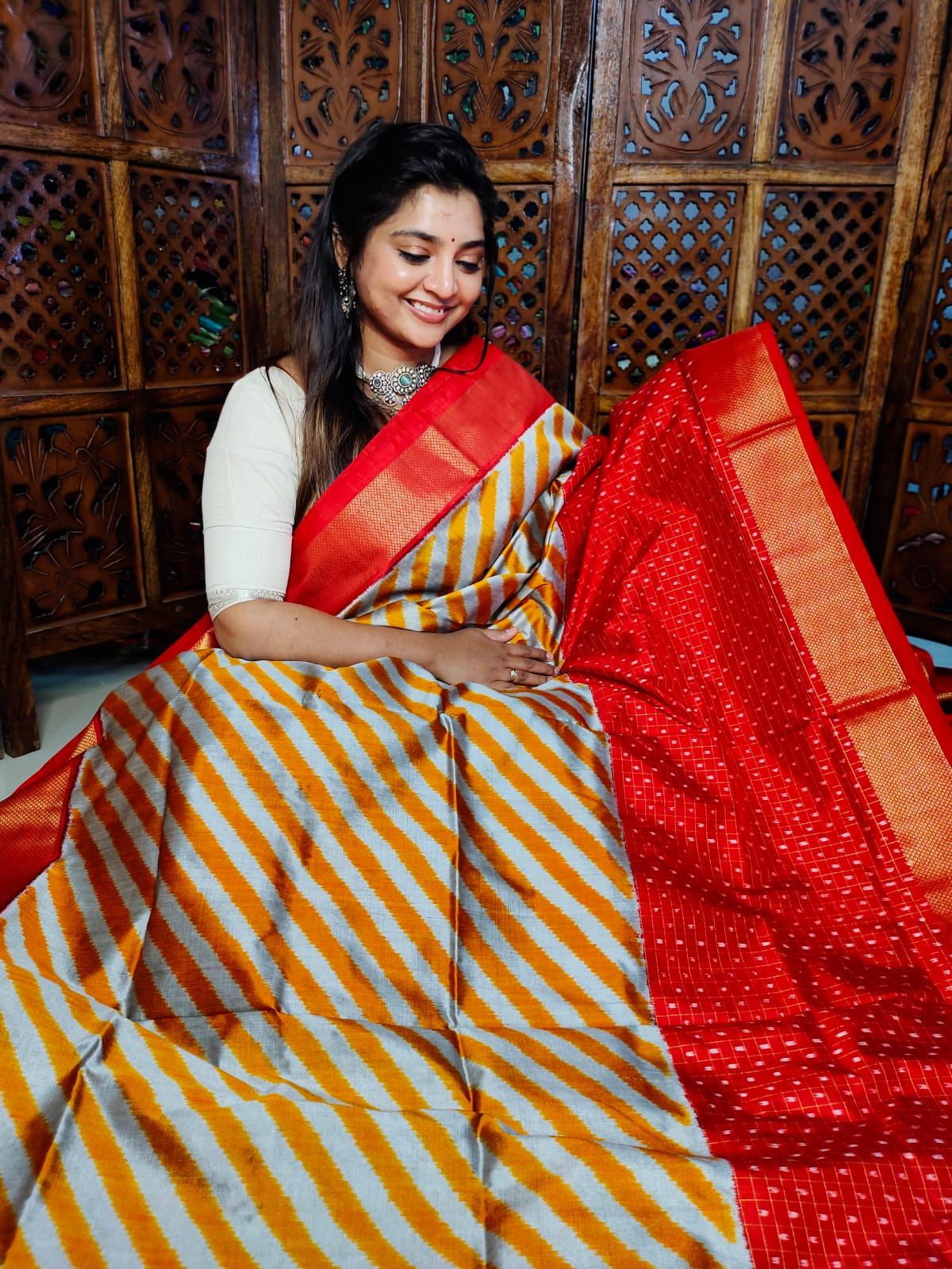 50% offer ikkat pattu sarees 
Silk mark certified