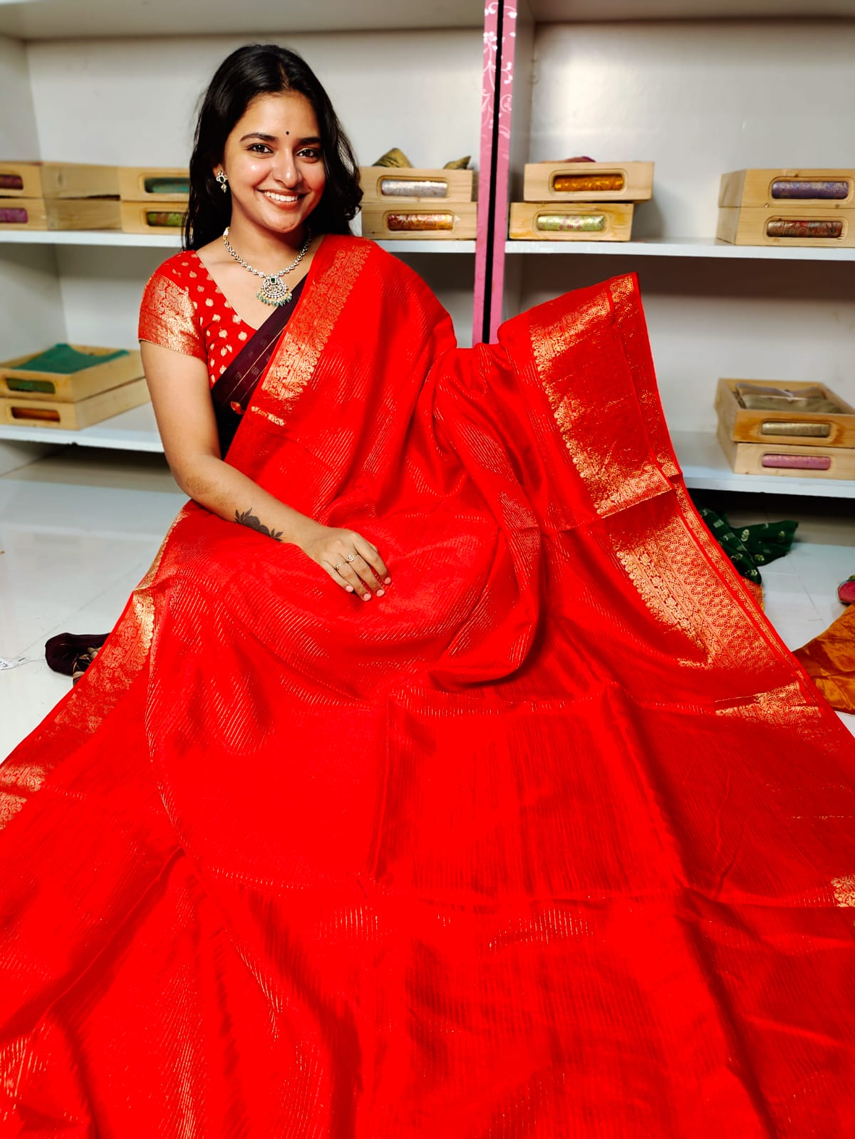 దీపావళికి చీరలు ఆఫర్ చేయండి