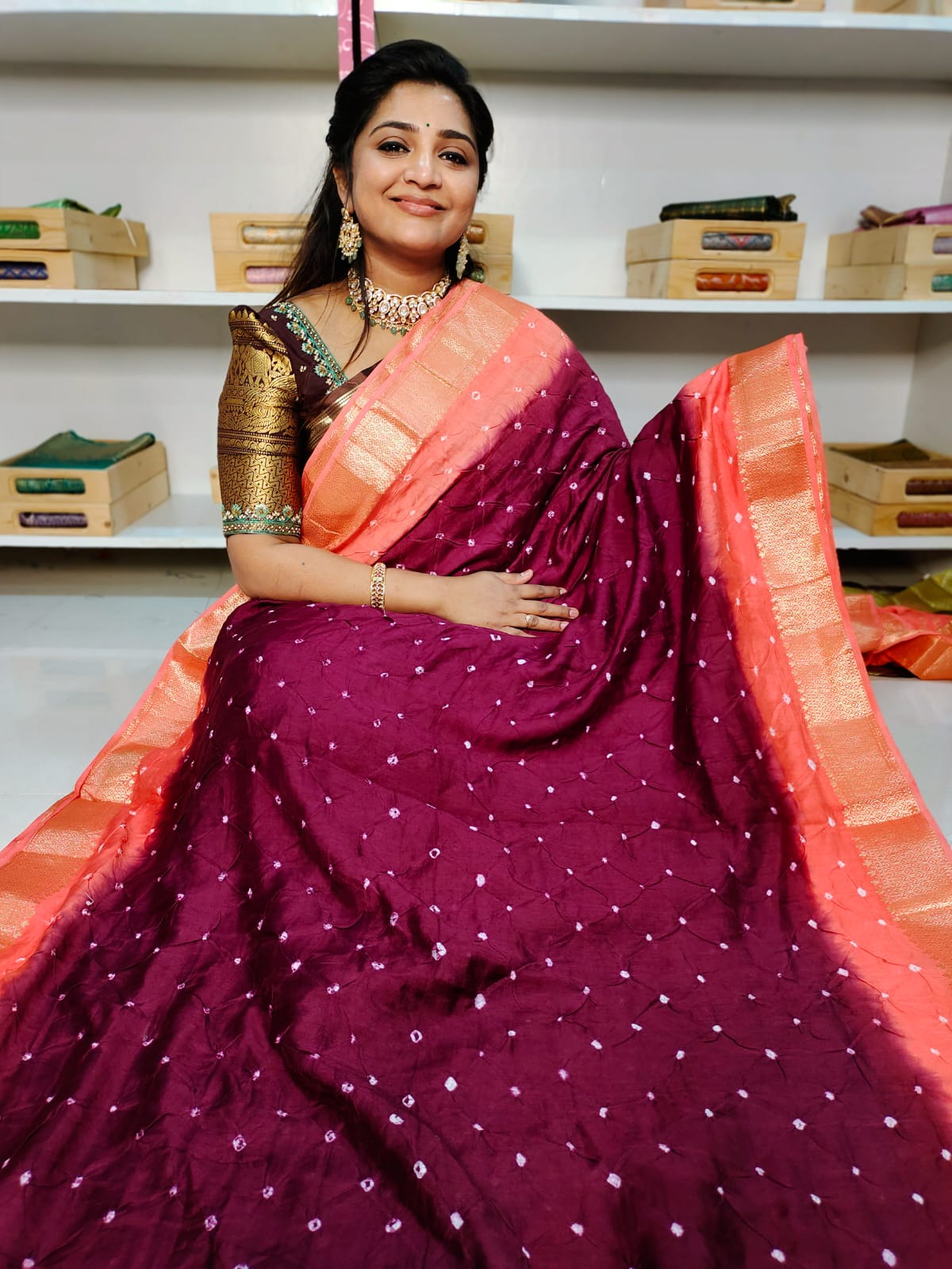 50% ఫ్యాన్సీ చీరలను అందిస్తారు