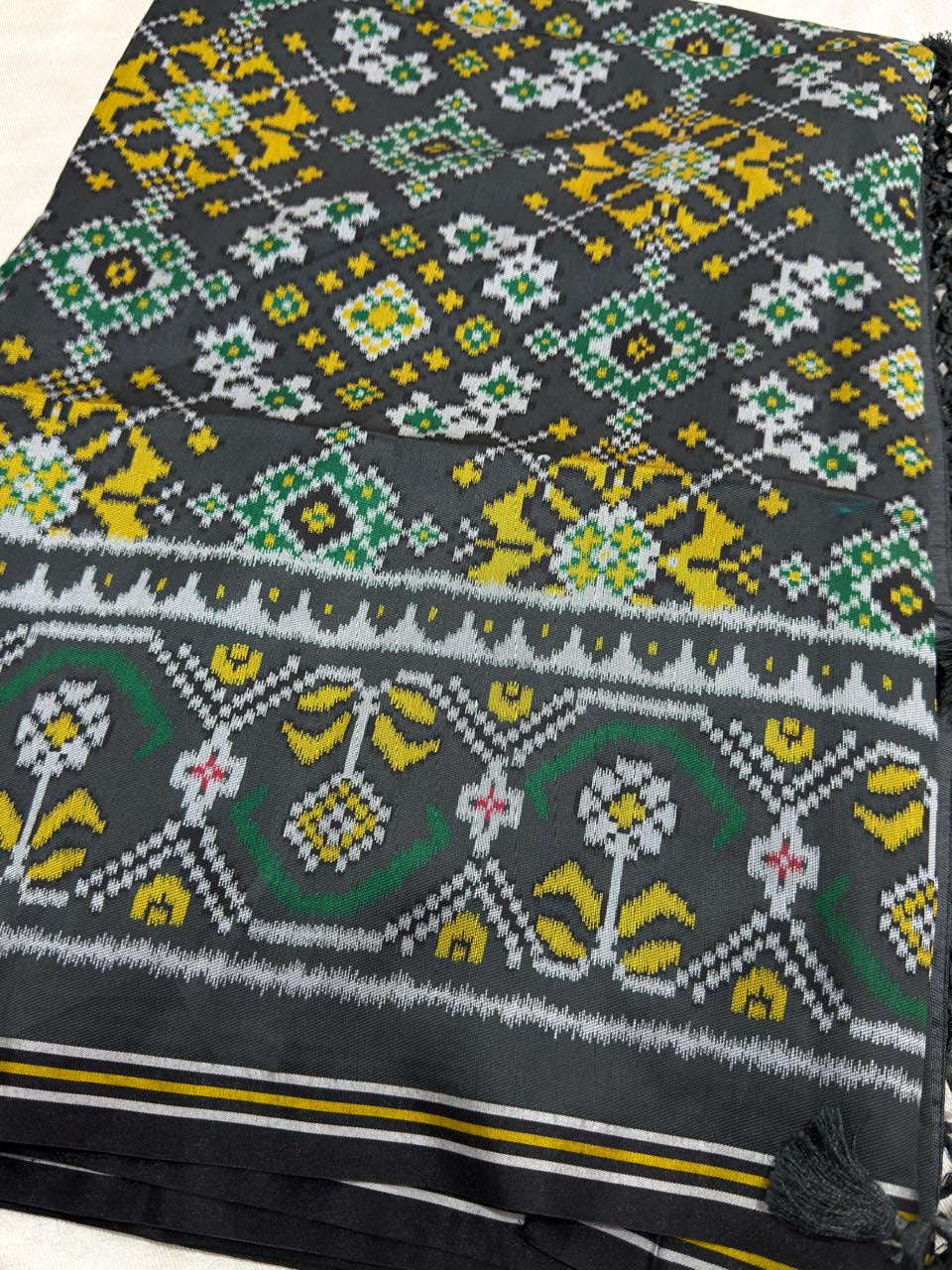 Patola sale