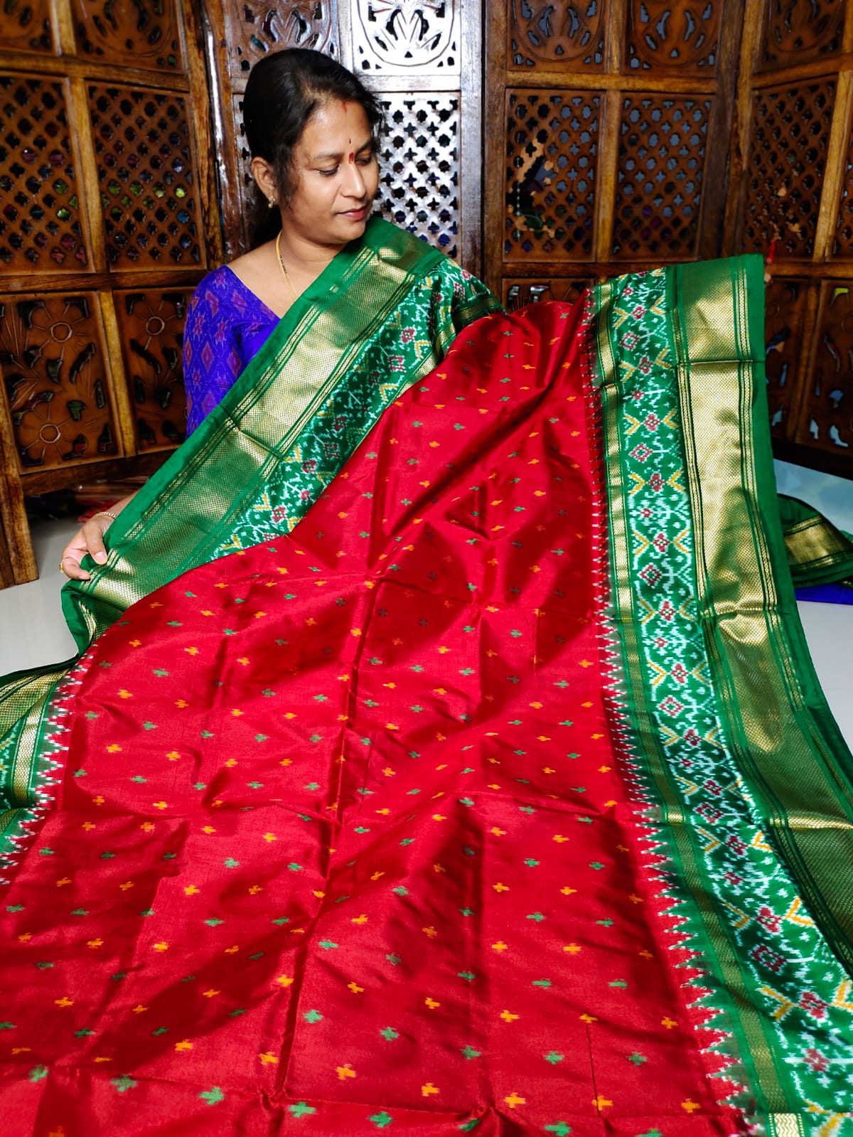 50% offer ikkat pattu sarees 
Silk mark certified