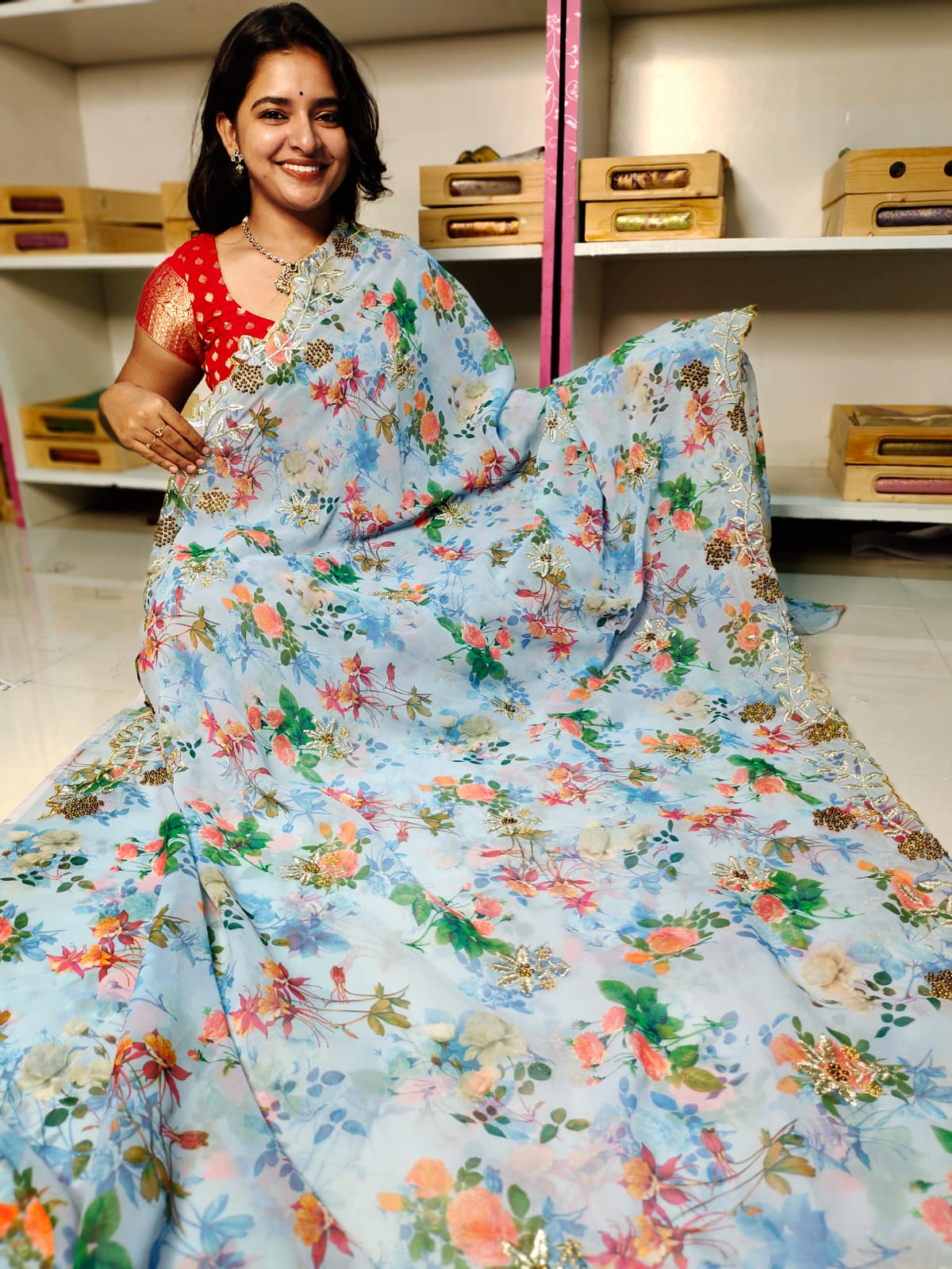 దీపావళికి చీరలు ఆఫర్ చేయండి