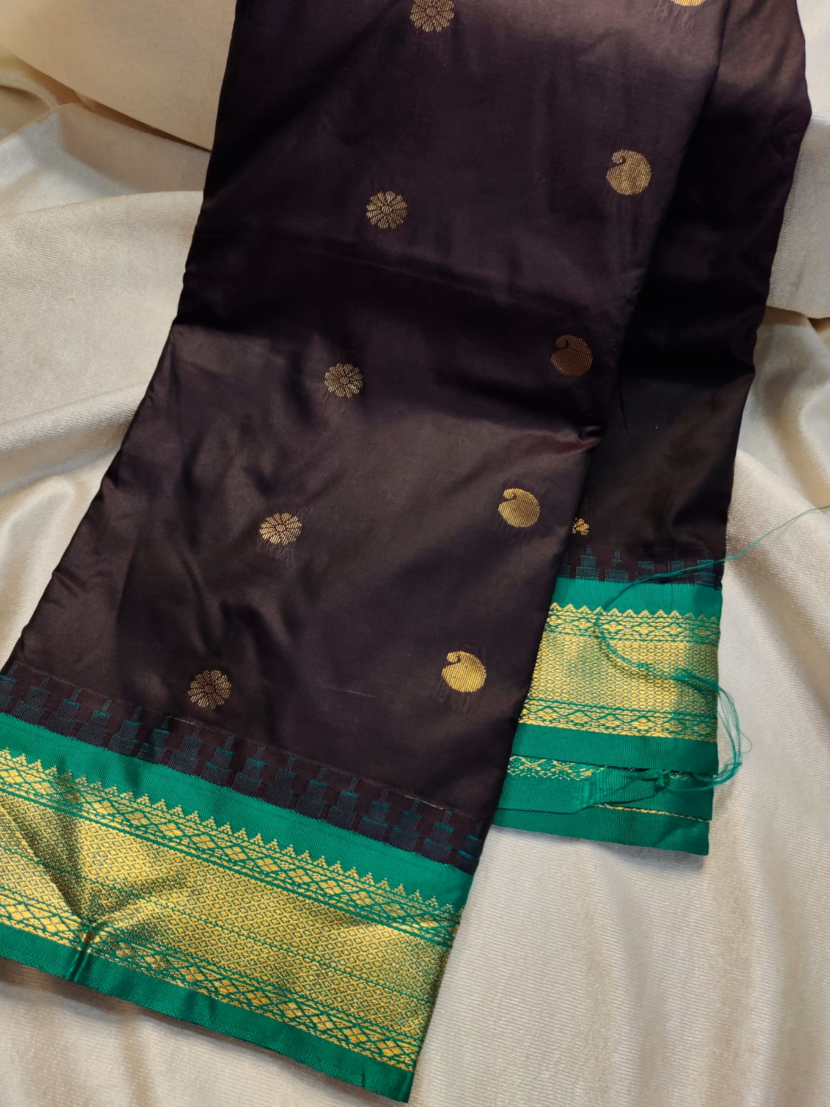 60% offer gadwal sarees