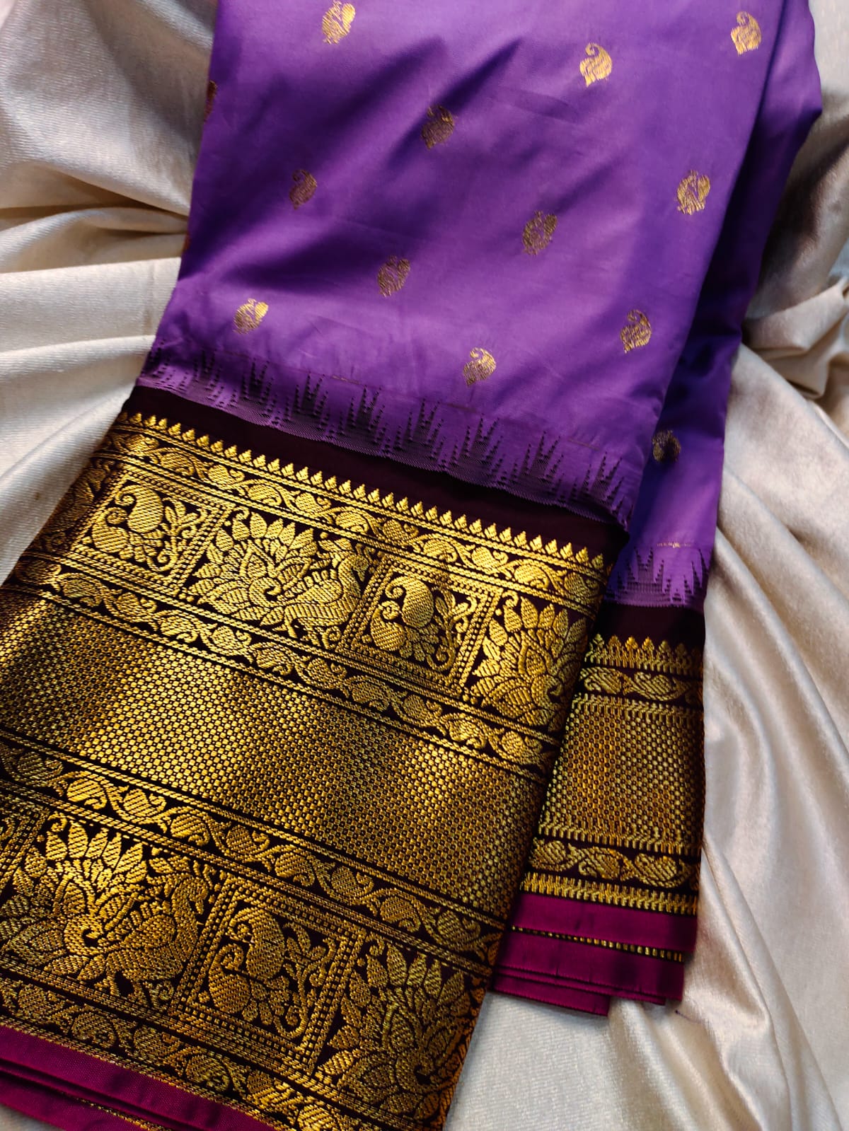 60% offer gadwal saree