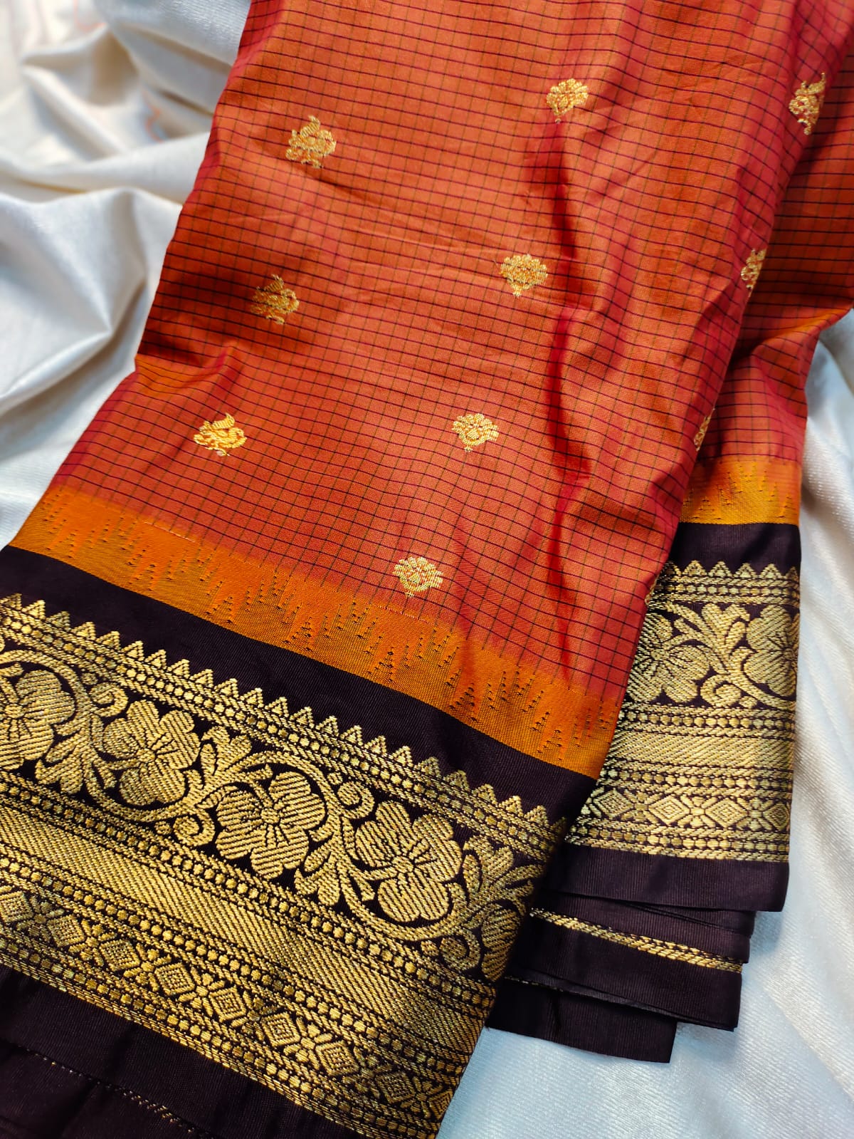 60% offer gadwal sarees