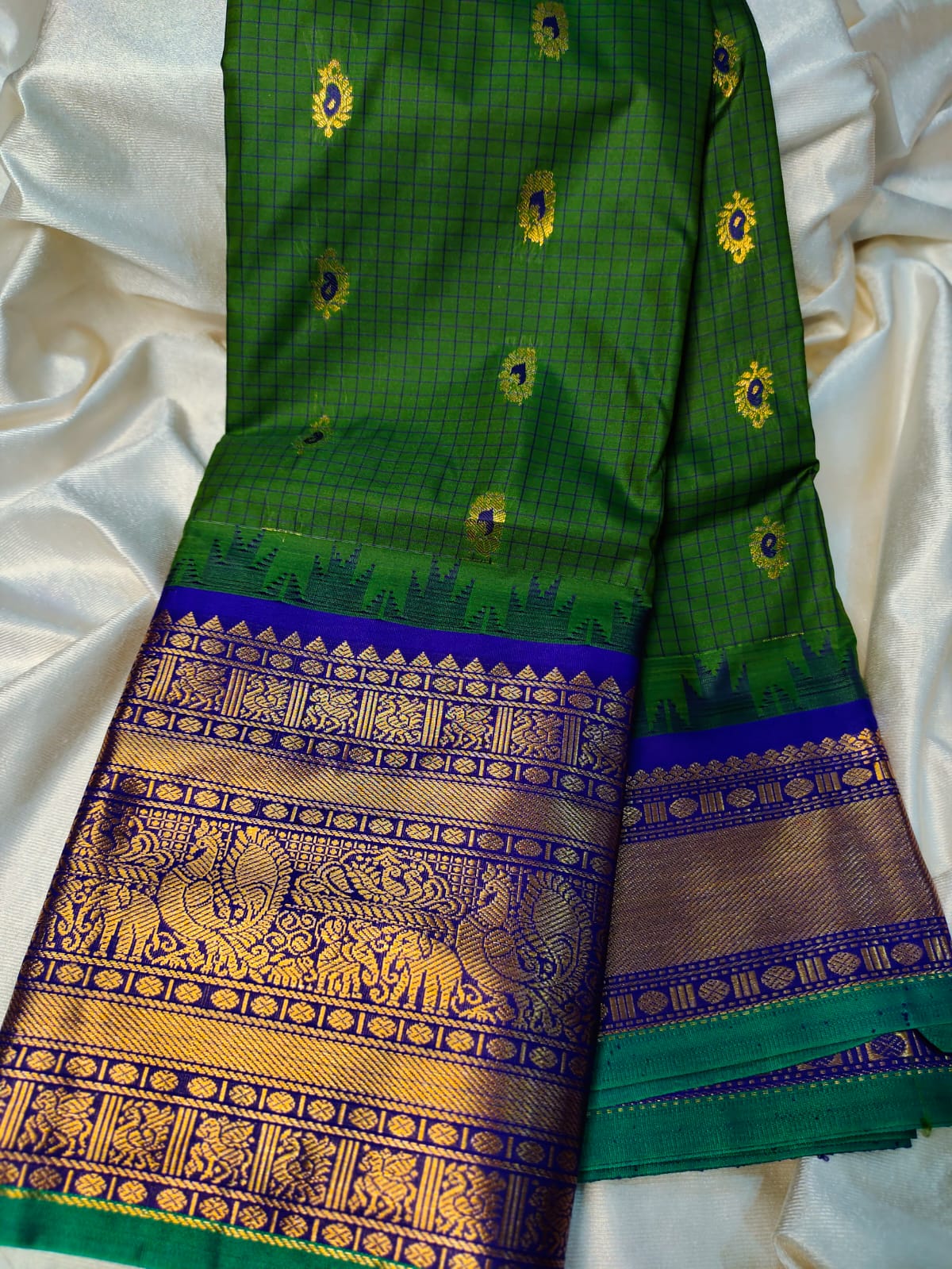 Vitange gadwal silk