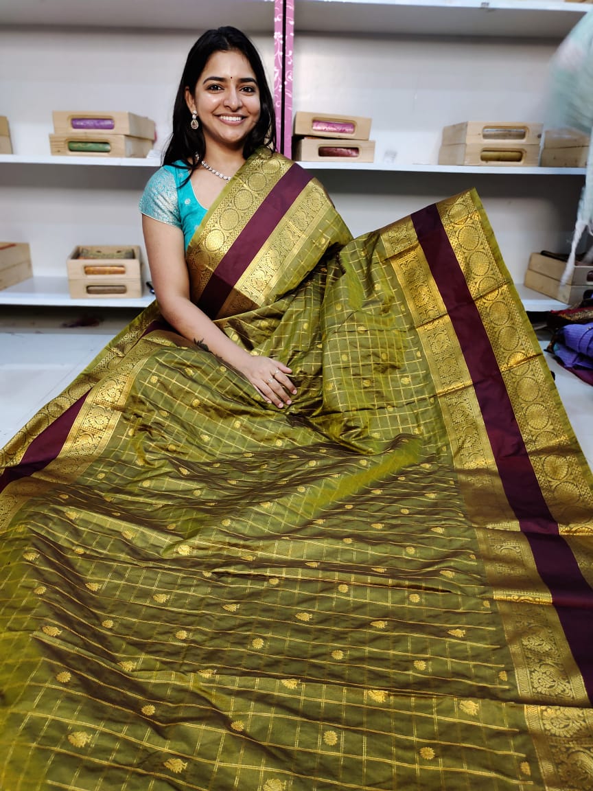 Gadwal offer sarees