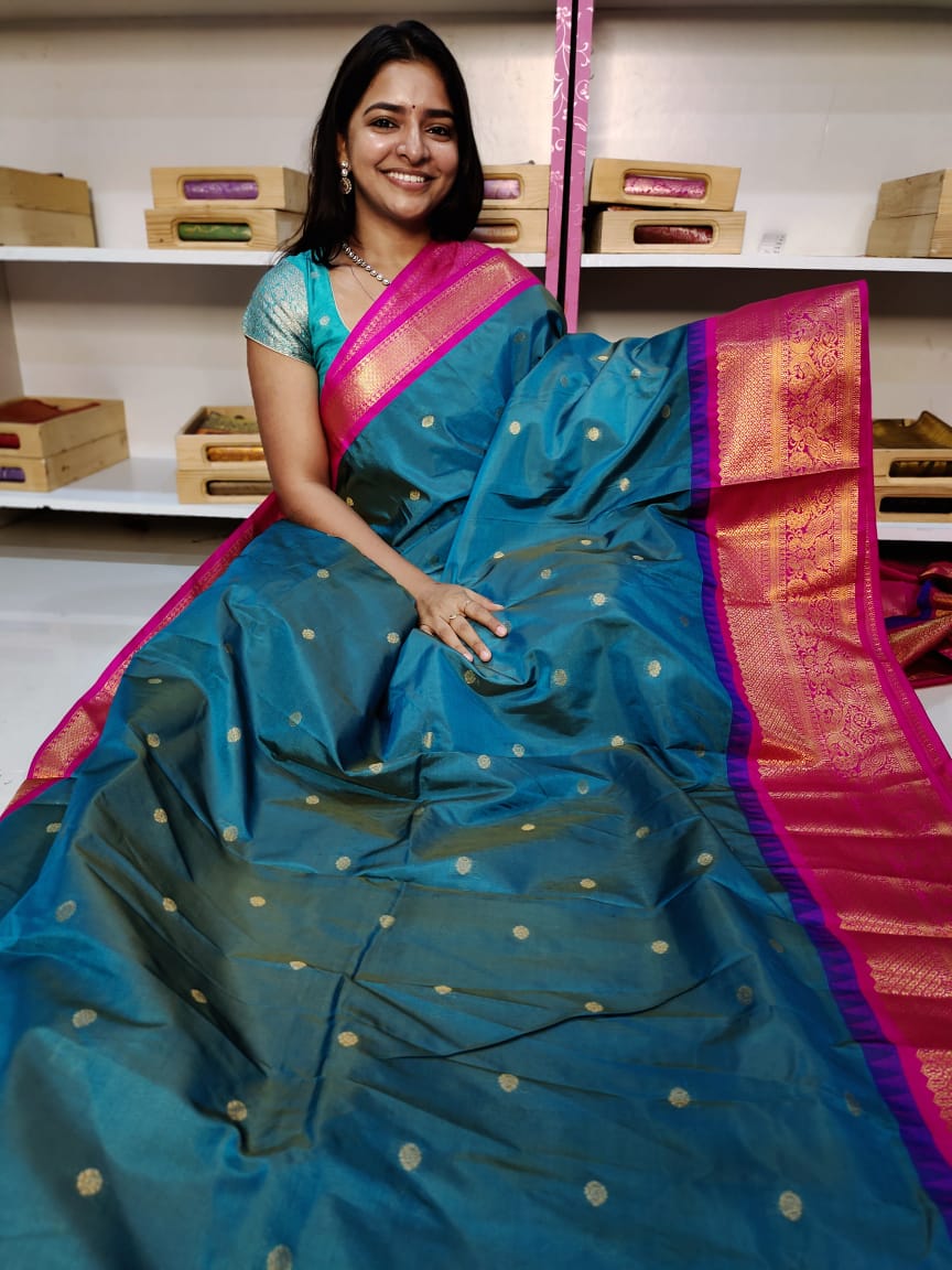 Gadwal offer sarees