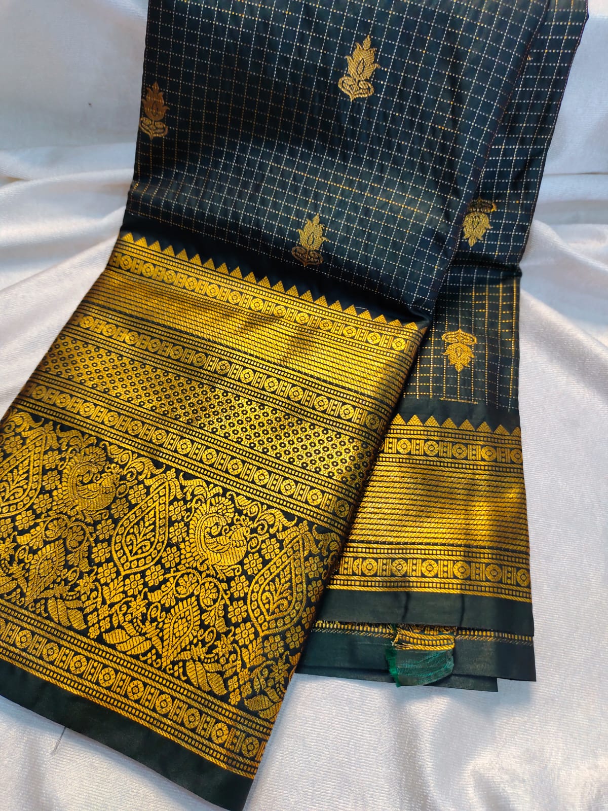 Vintage valli gadwal
