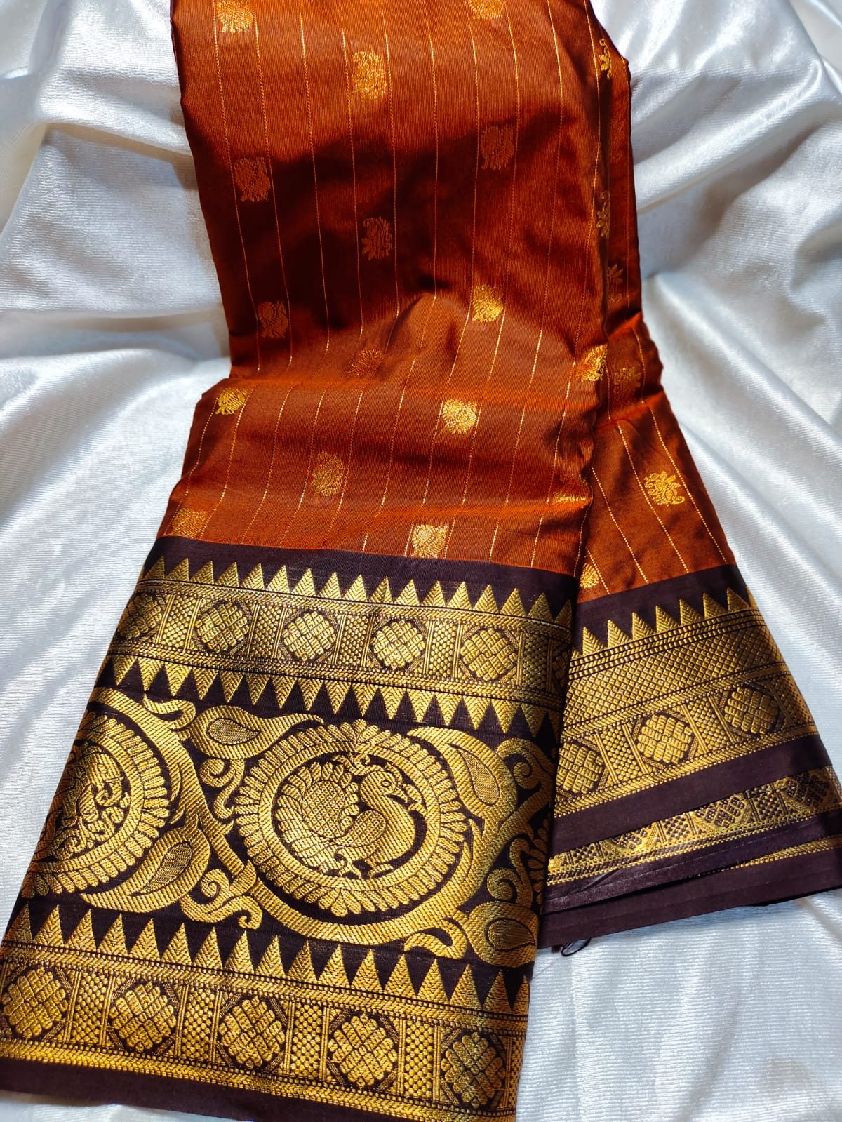 Vitange gadwal silk Saree