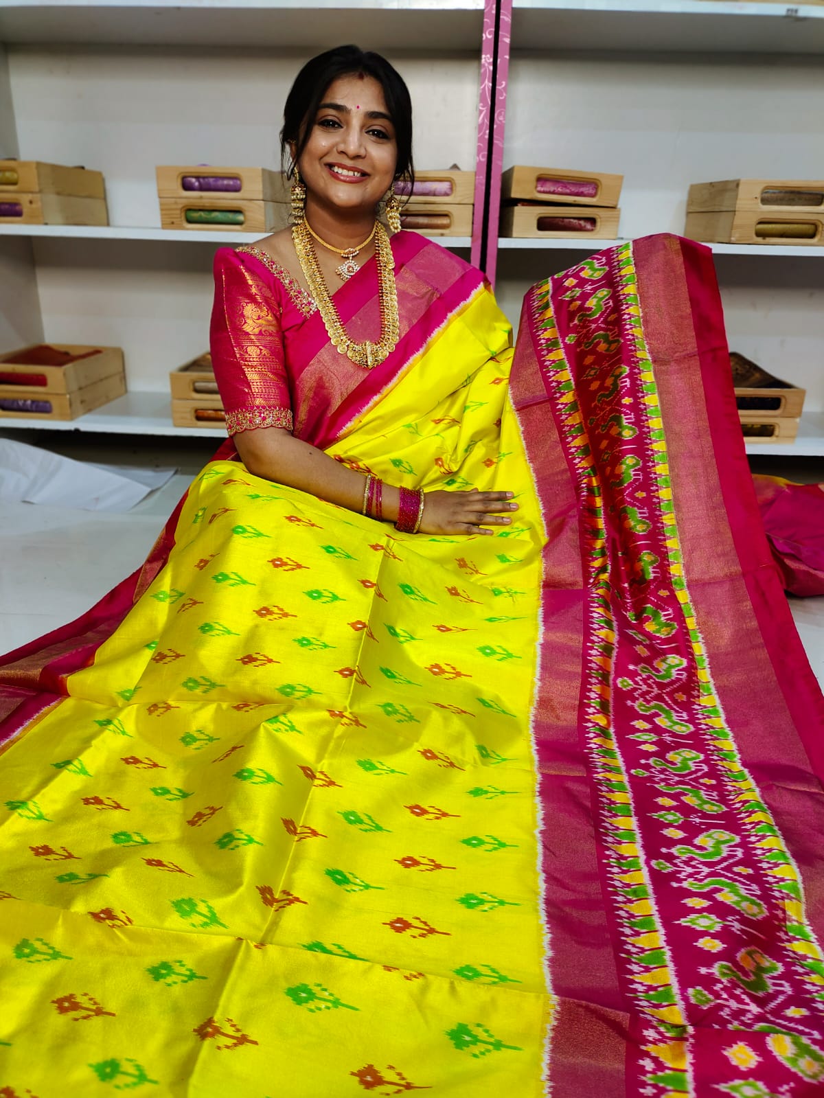 Ikkat pattu saree