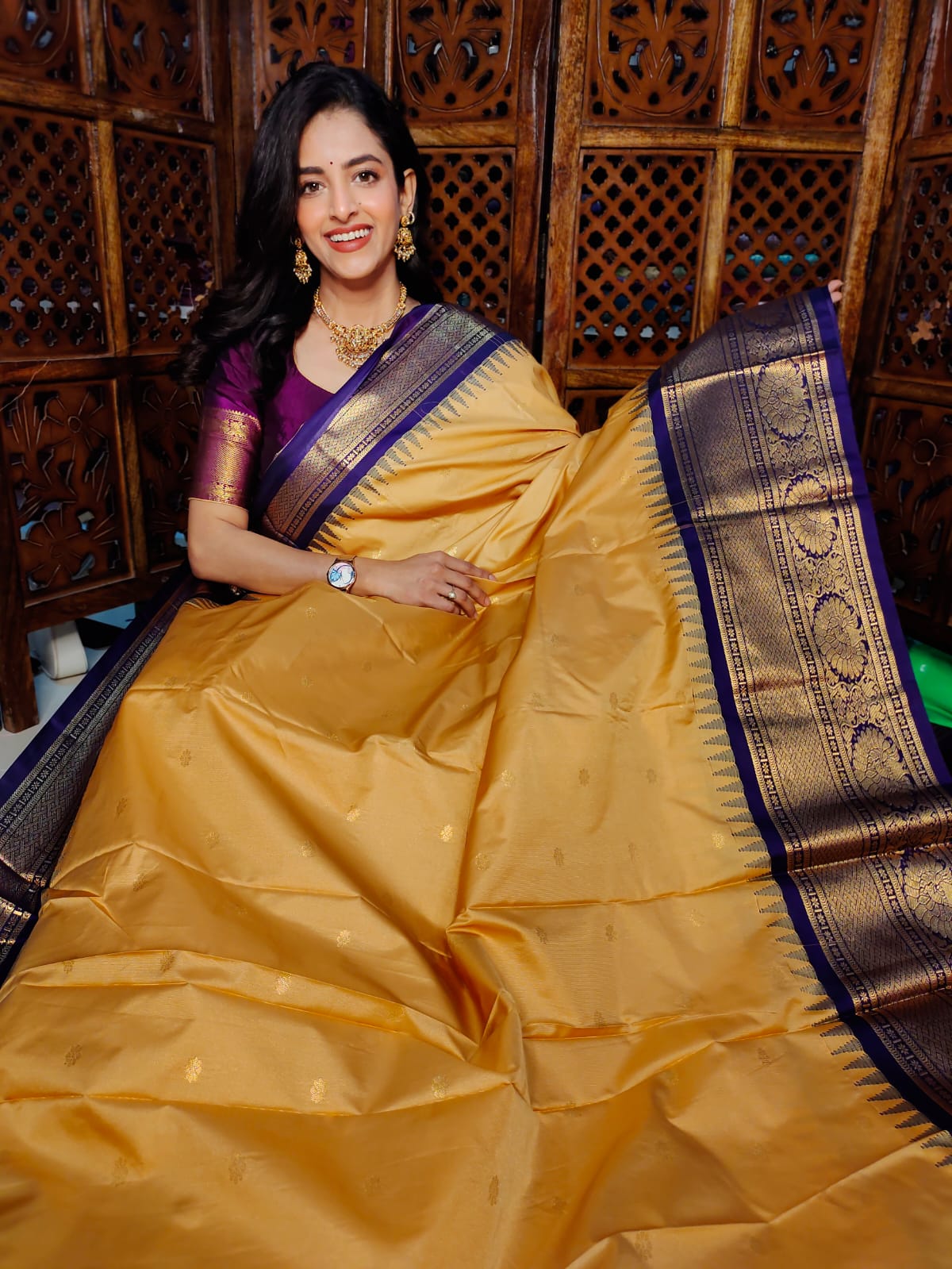 60% గద్వాల్ పట్టును అందిస్తున్నాయి