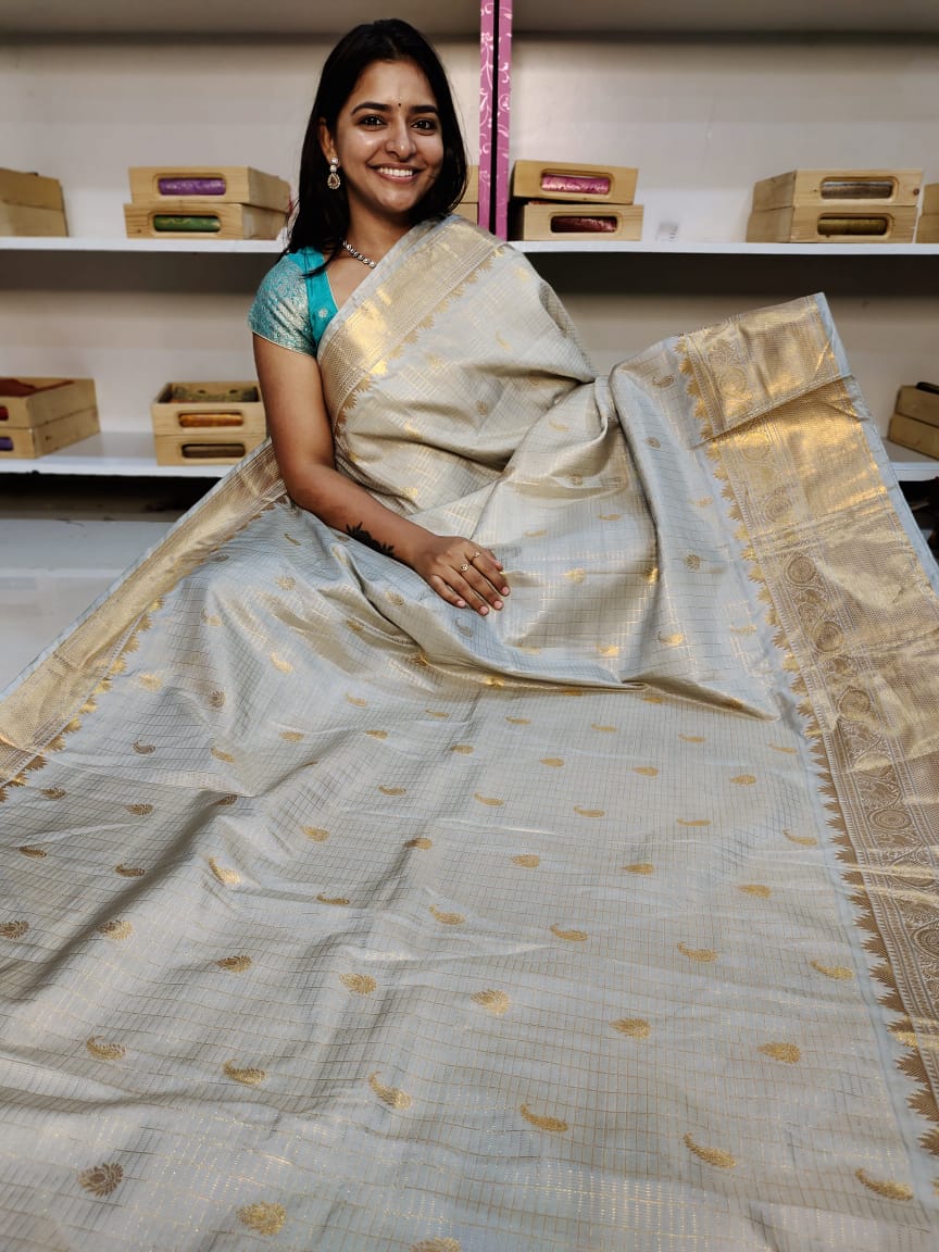 Gadwal offer sarees