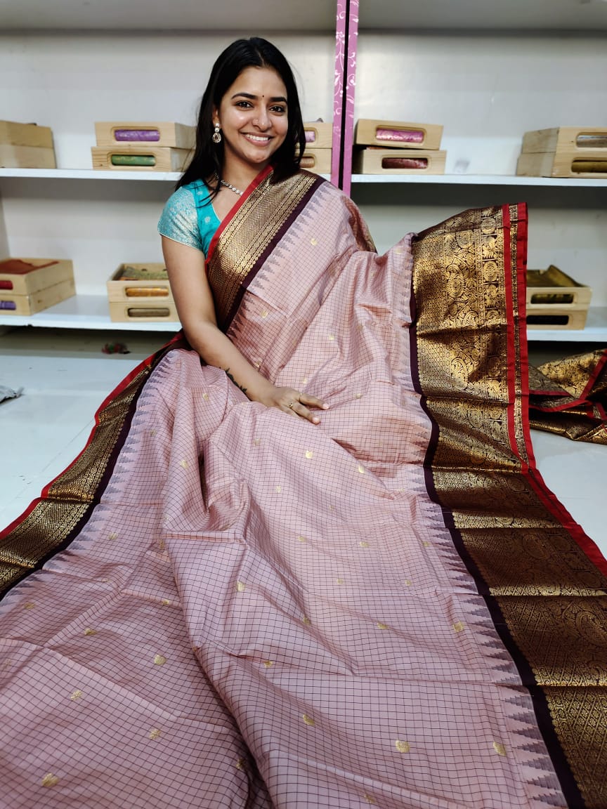Gadwal offer sarees