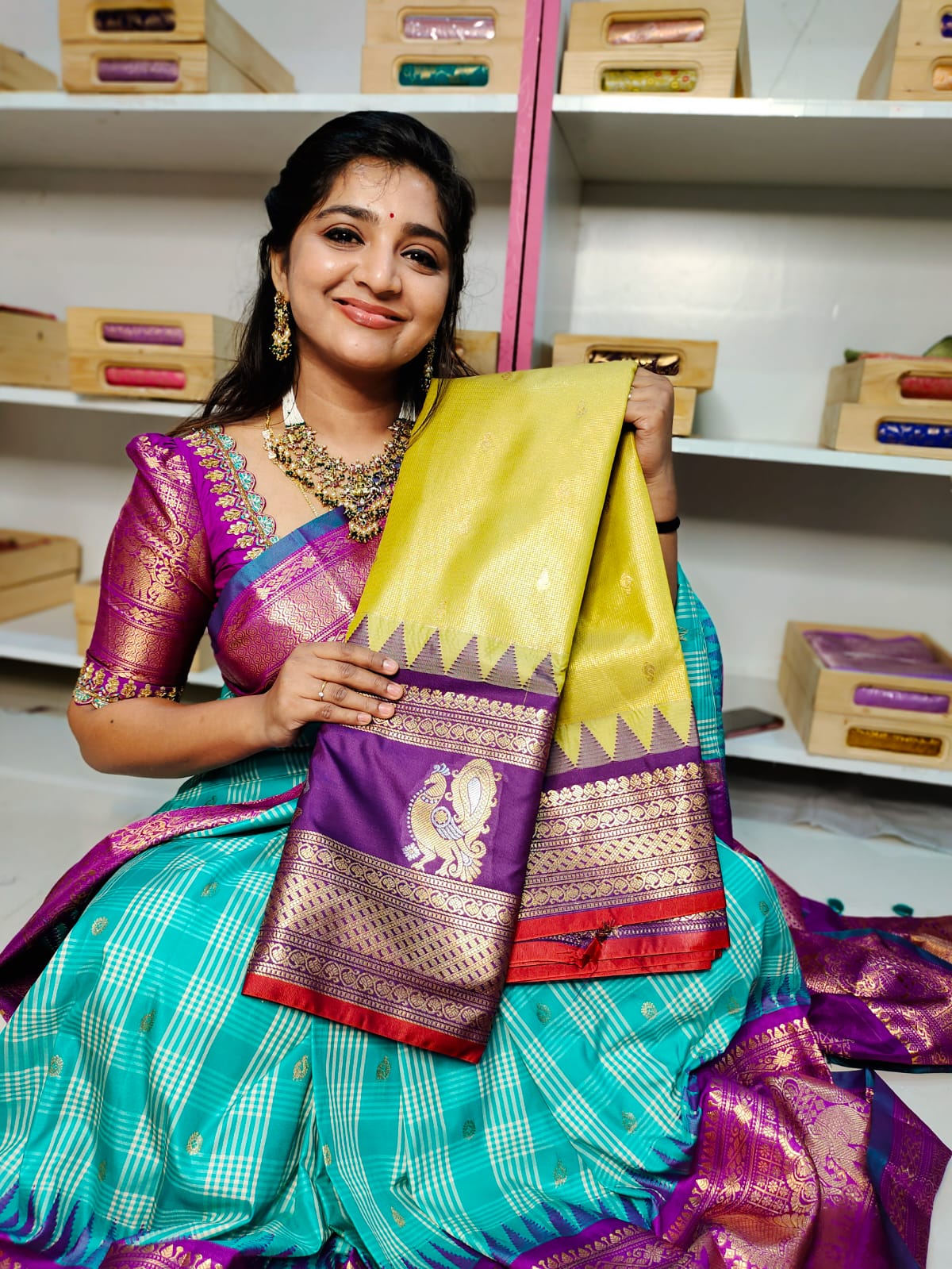 Vitange gadwal silk
