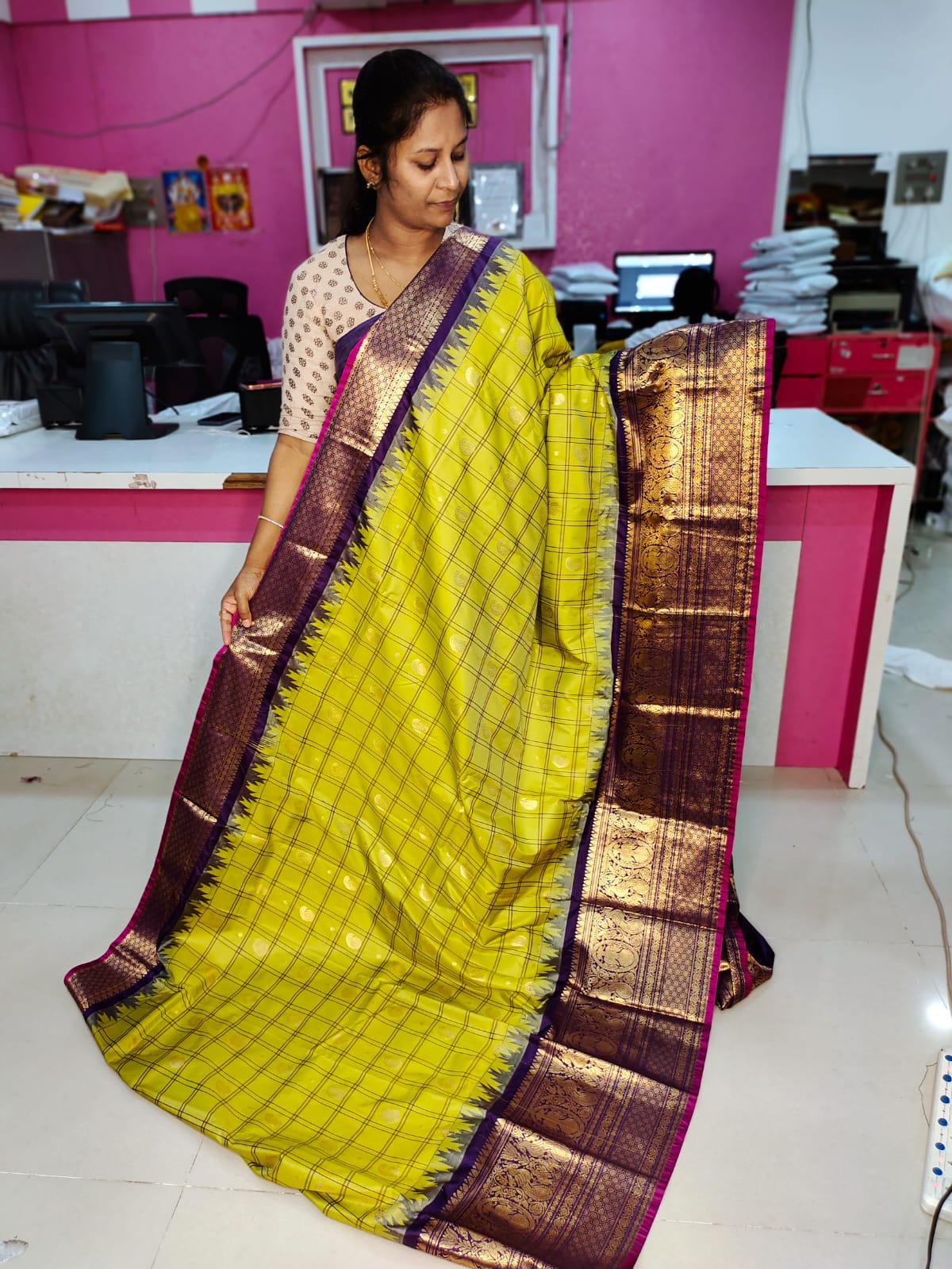 60% offer gadwal saree
