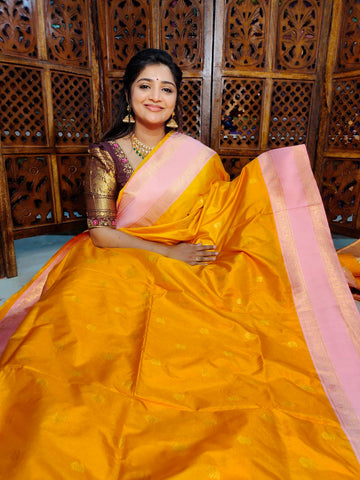 50% ఫ్యాన్సీ చీరలను అందిస్తారు