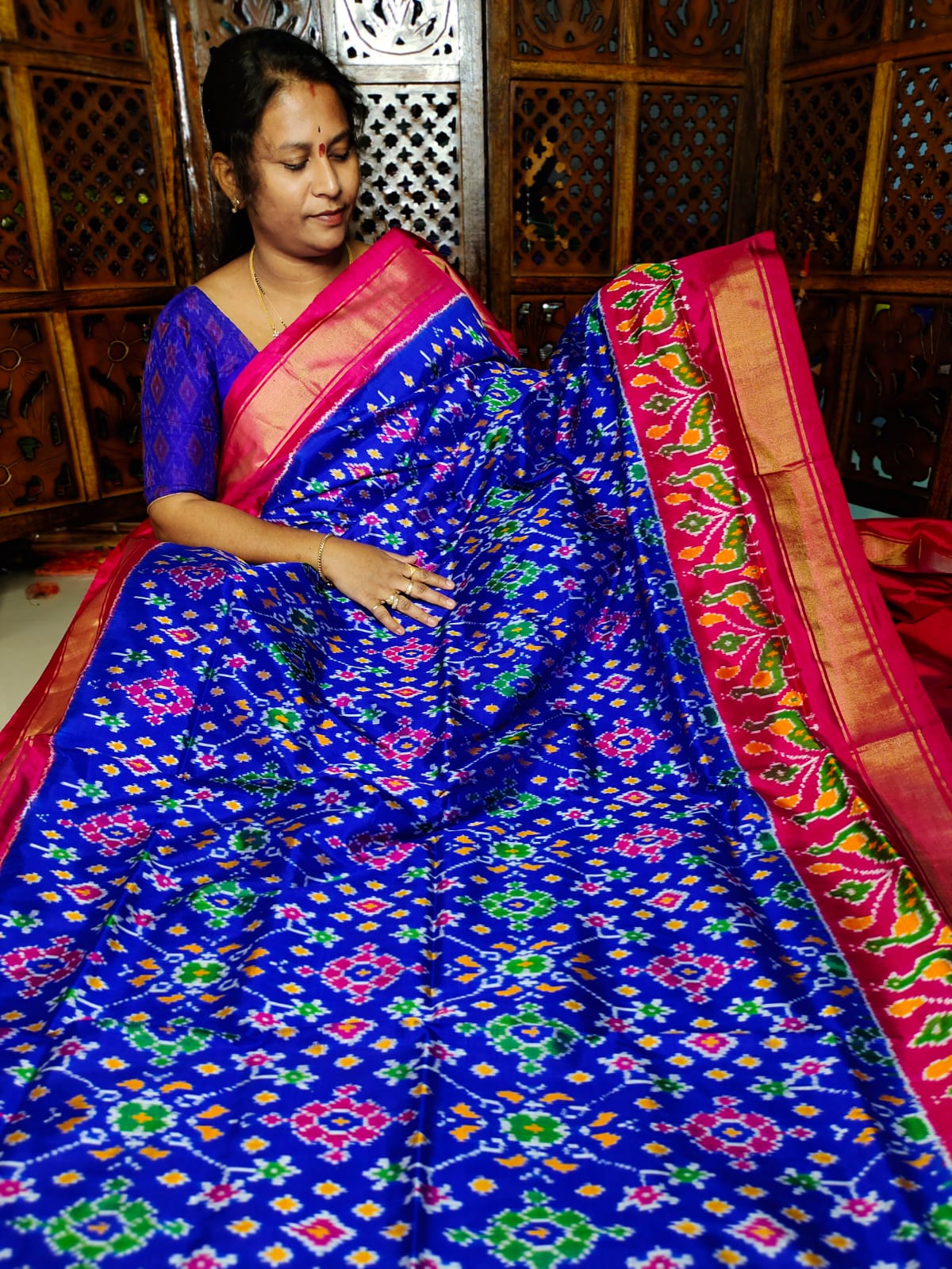 50% offer ikkat pattu sarees 
Silk mark certified