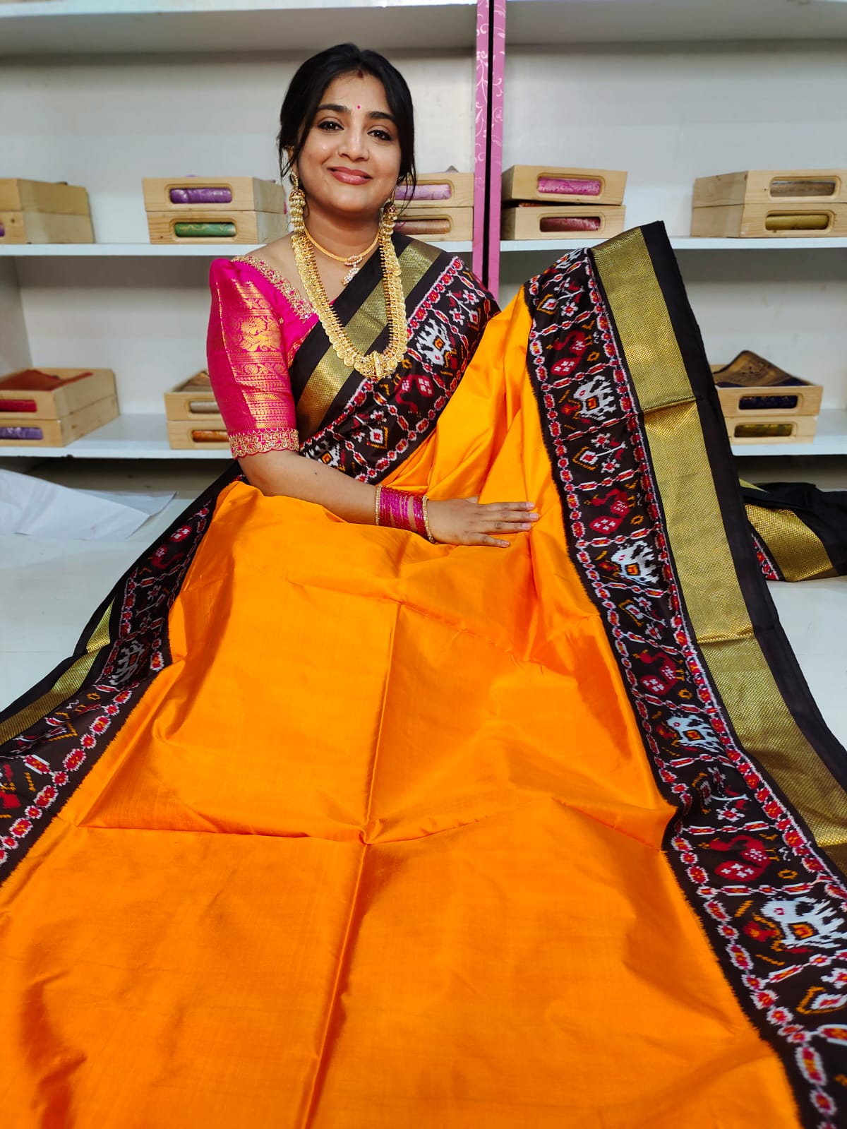 Ikkat pattu saree