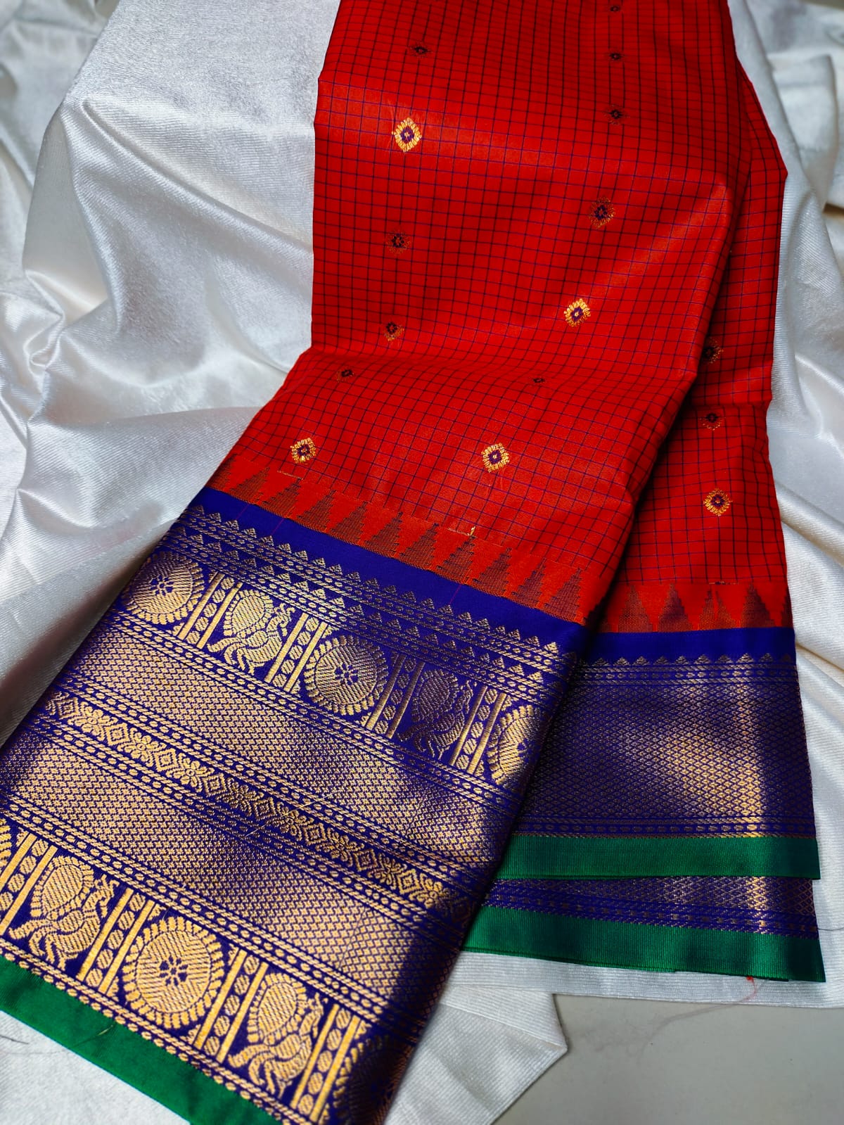 Vitange gadwal silk