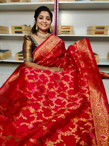 50% ఫ్యాన్సీ చీరలను అందిస్తారు