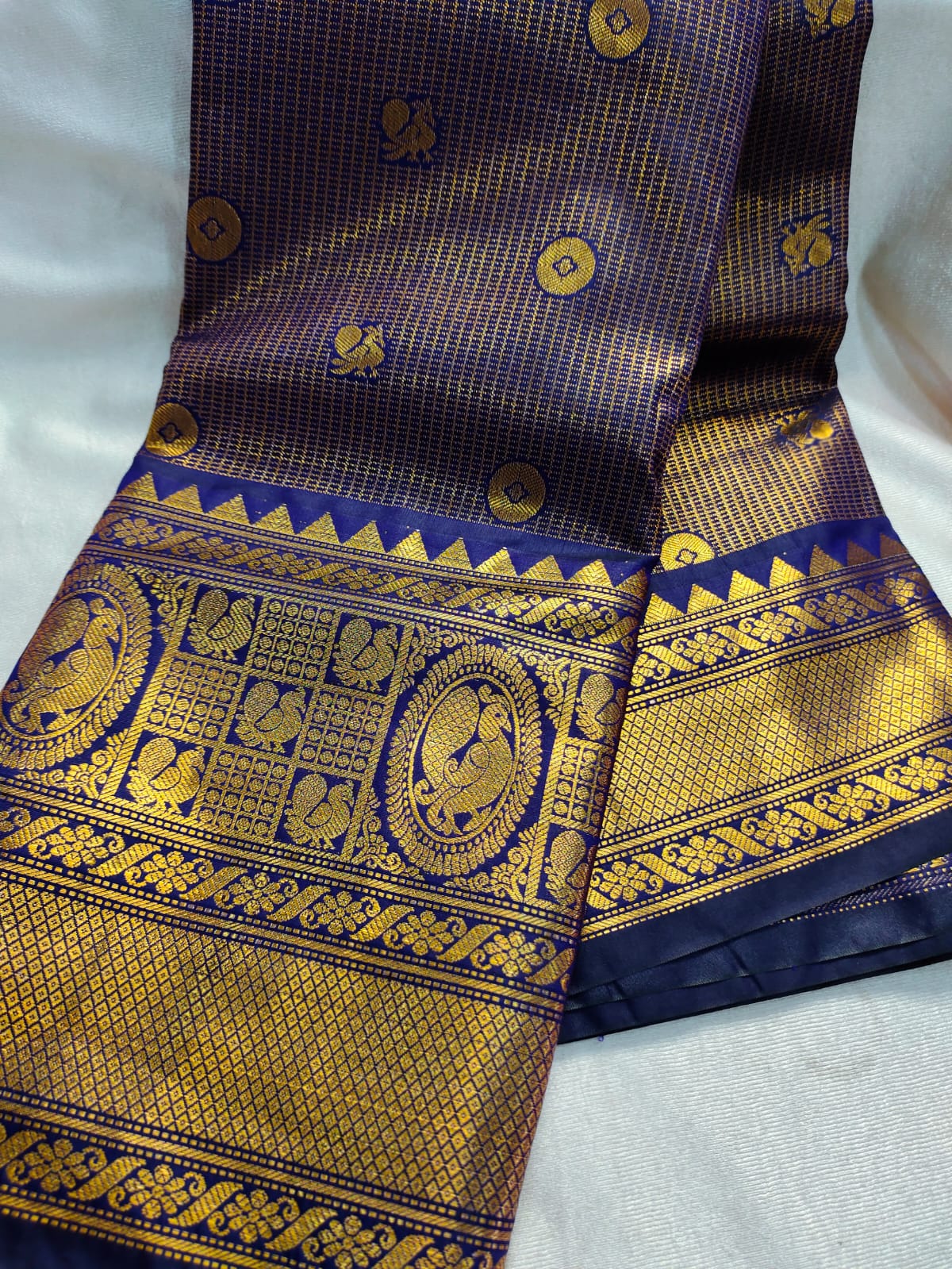 Vintage valli gadwal