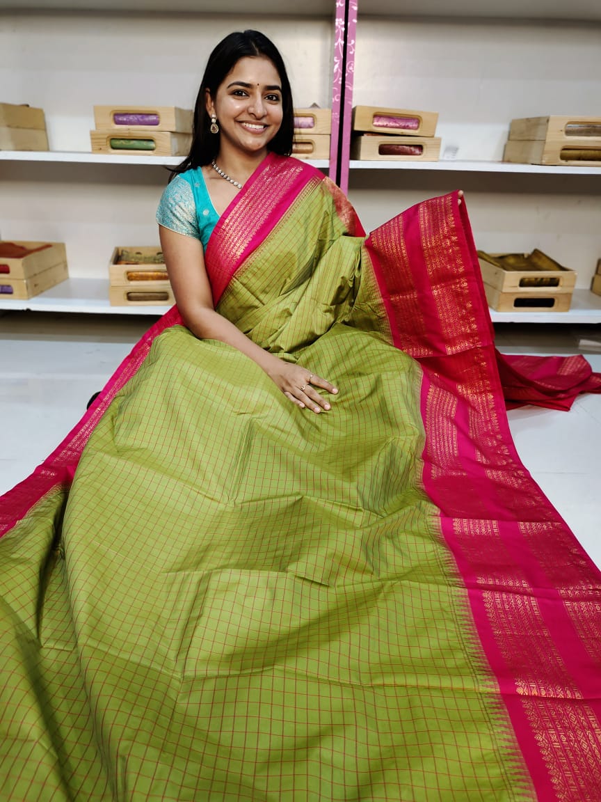 Gadwal offer sarees