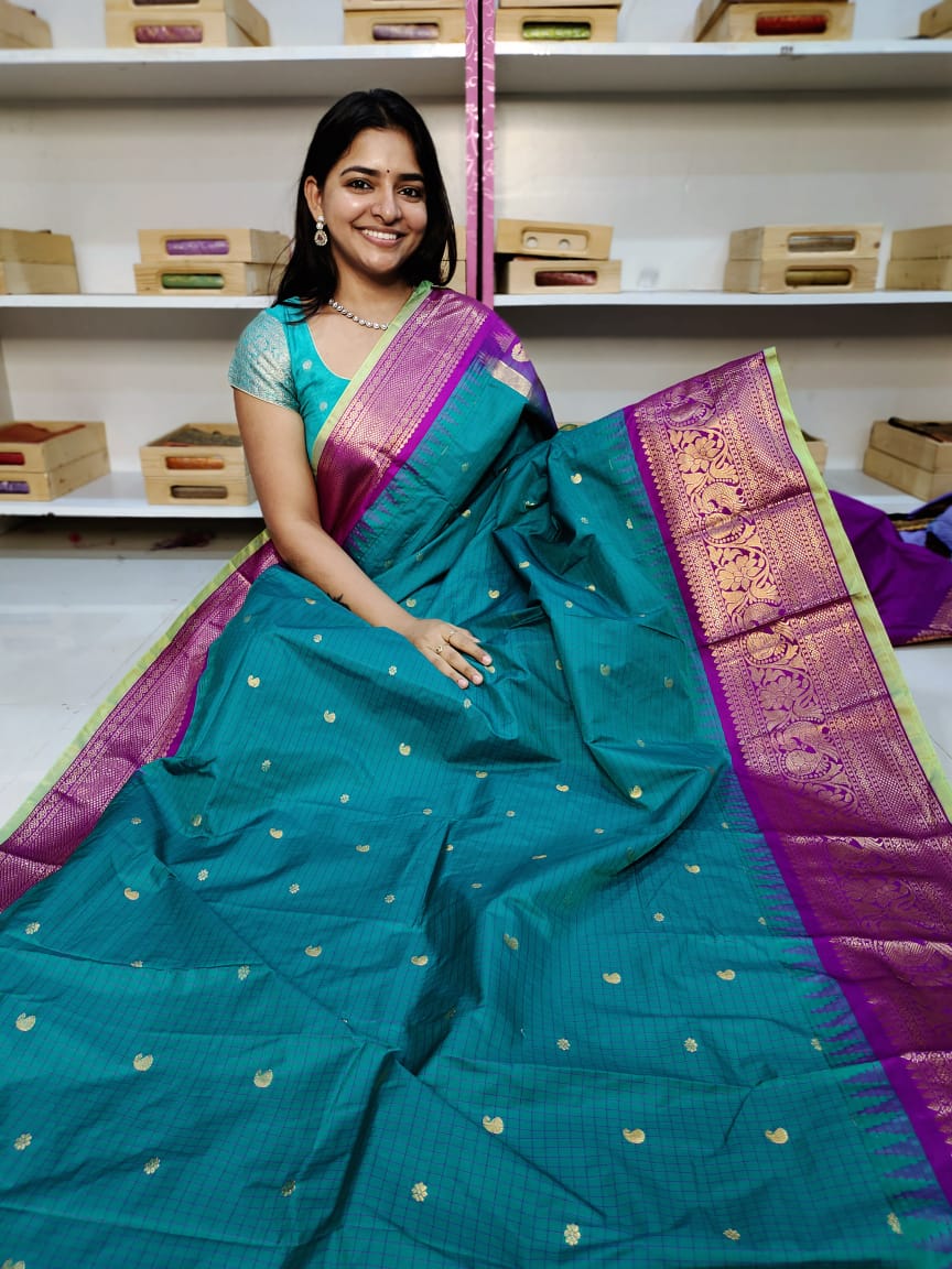 Gadwal offer sarees