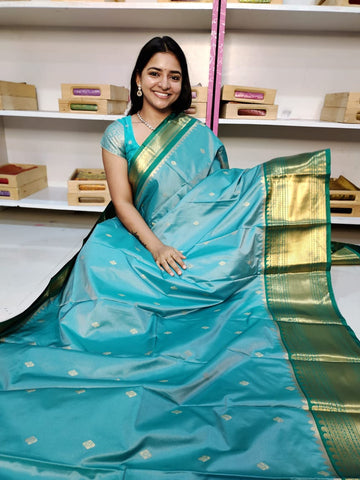 Gadwal offer sarees