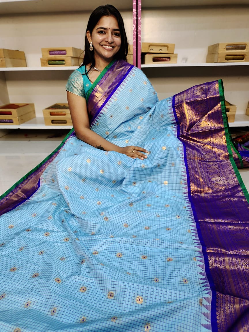 Gadwal offer sarees