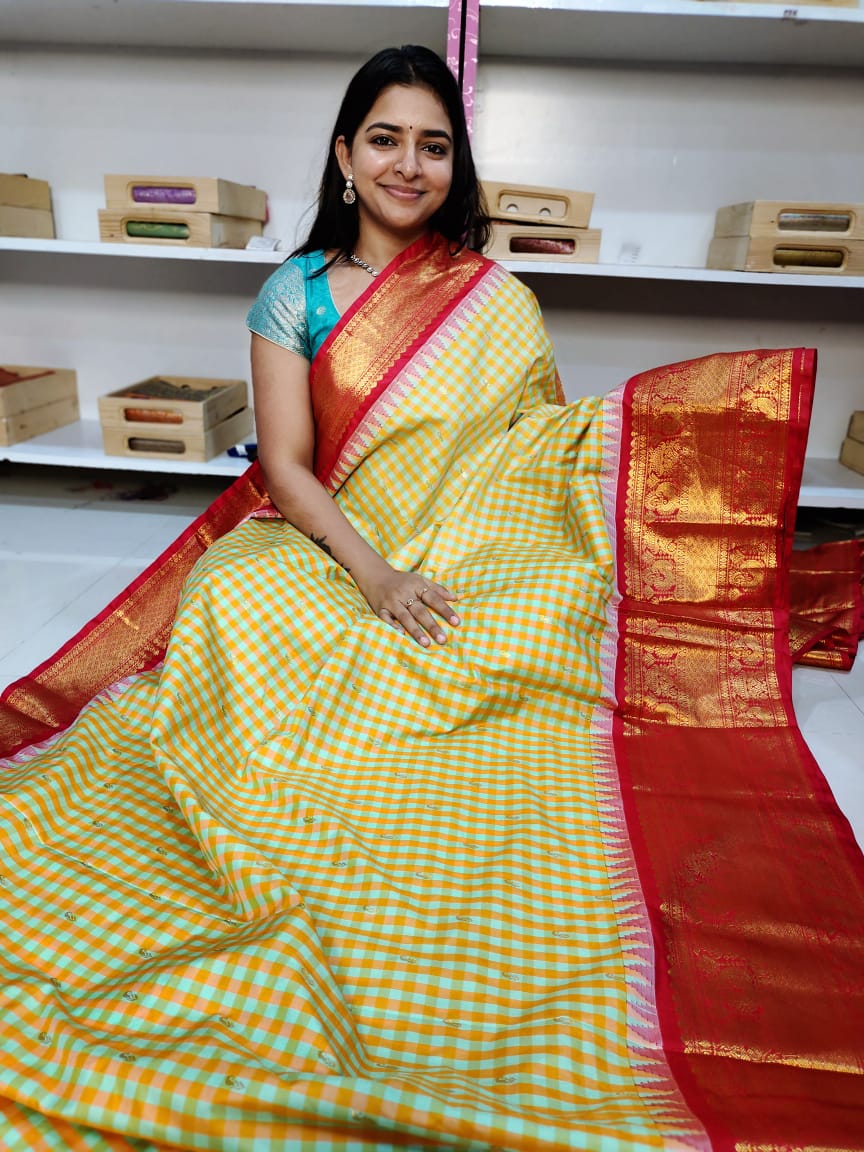 Gadwal offer sarees