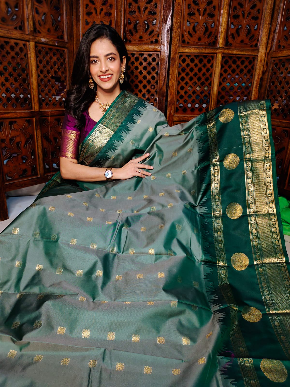 60% గద్వాల్ పట్టును అందిస్తున్నాయి