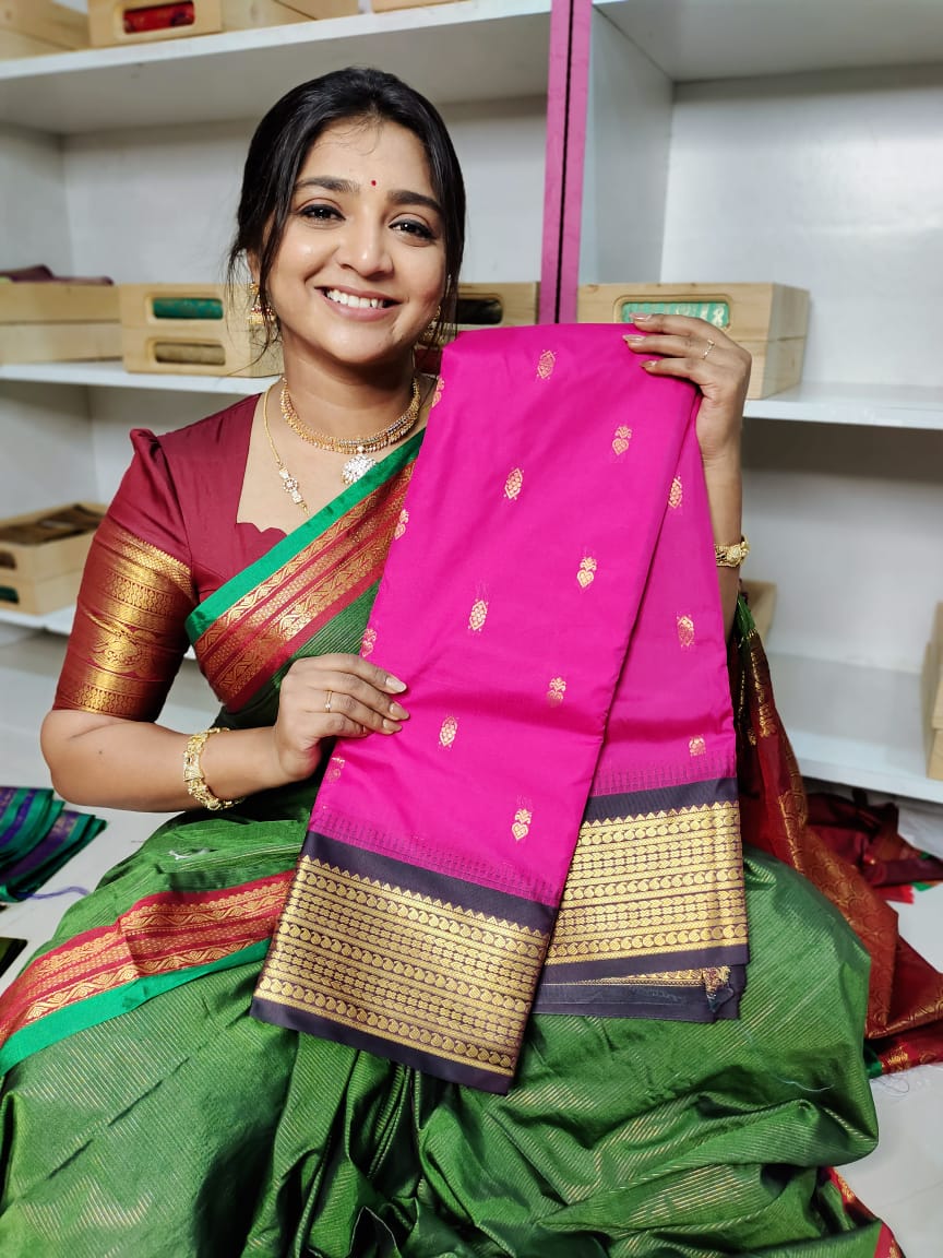 గద్వాల్ సిల్క్ సారె