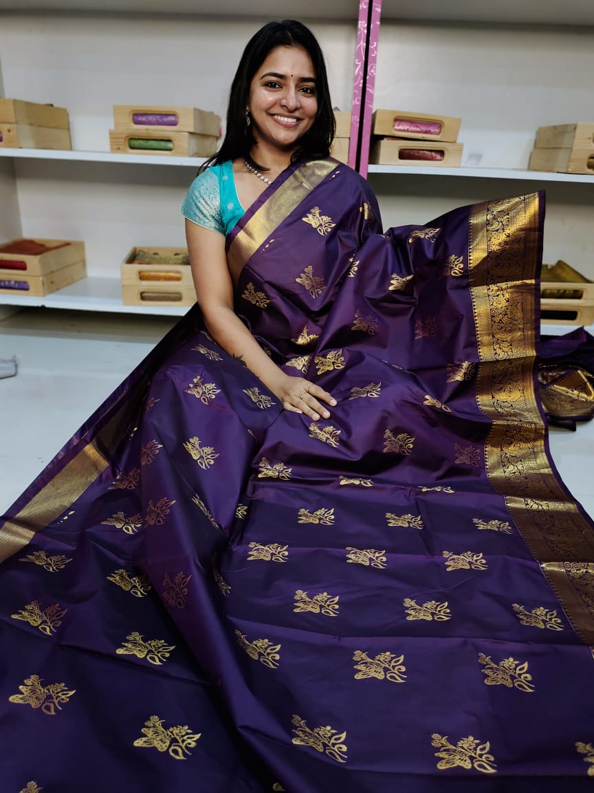 Gadwal offer sarees