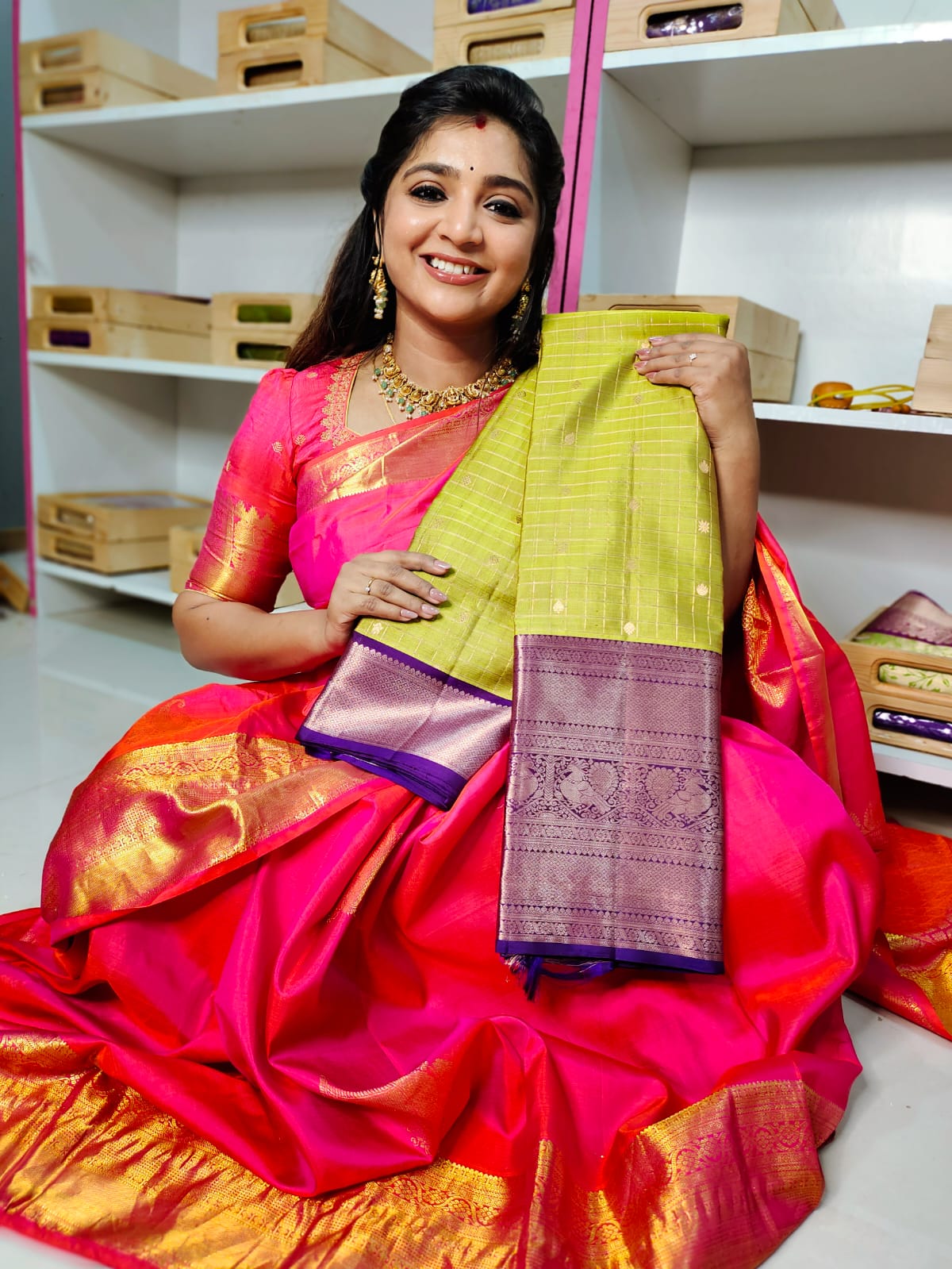 సిల్క్ మార్క్ సర్టిఫైడ్ కంజీవరం పట్టు సేకరణ