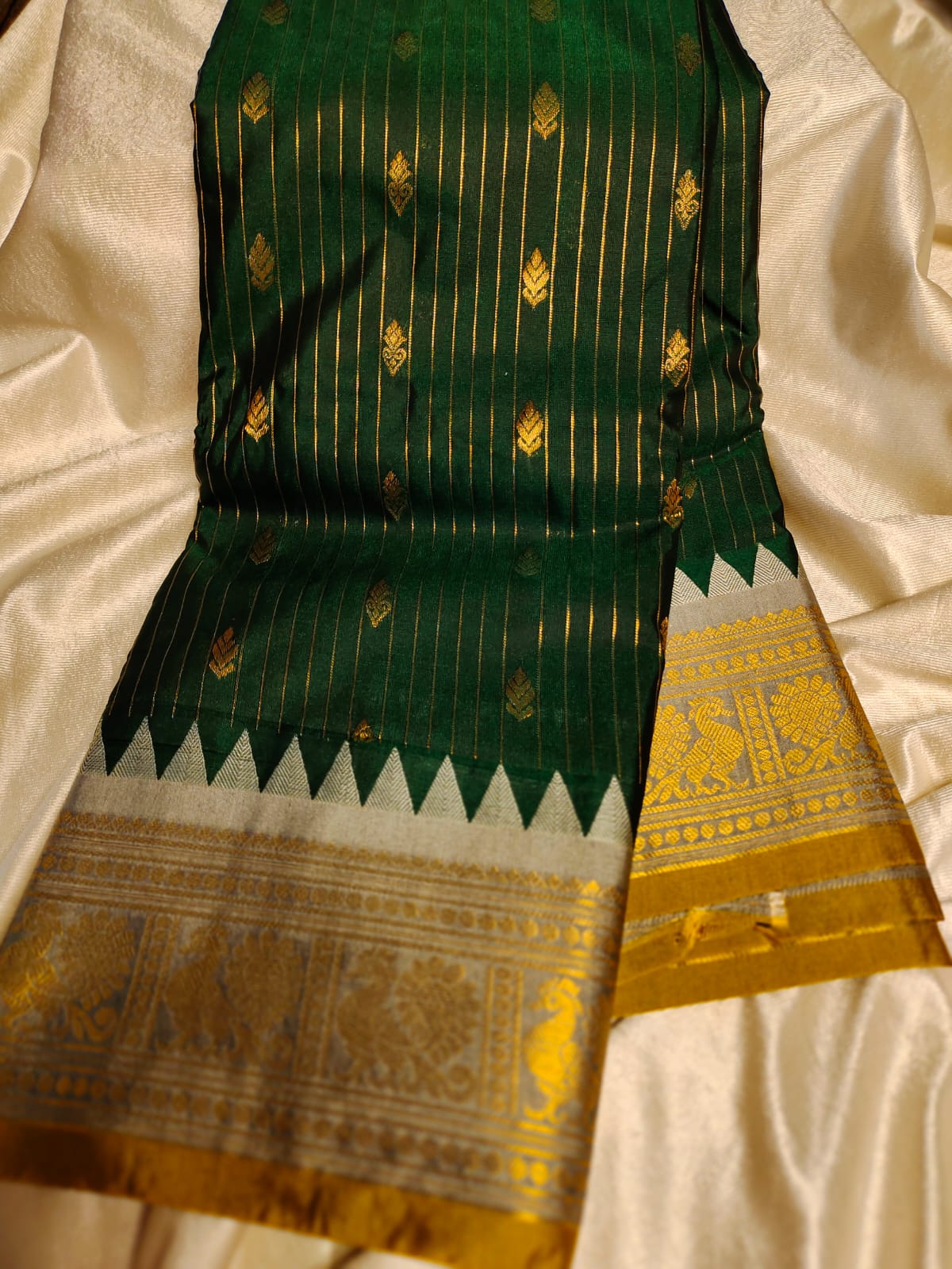 Vitange gadwal silk
