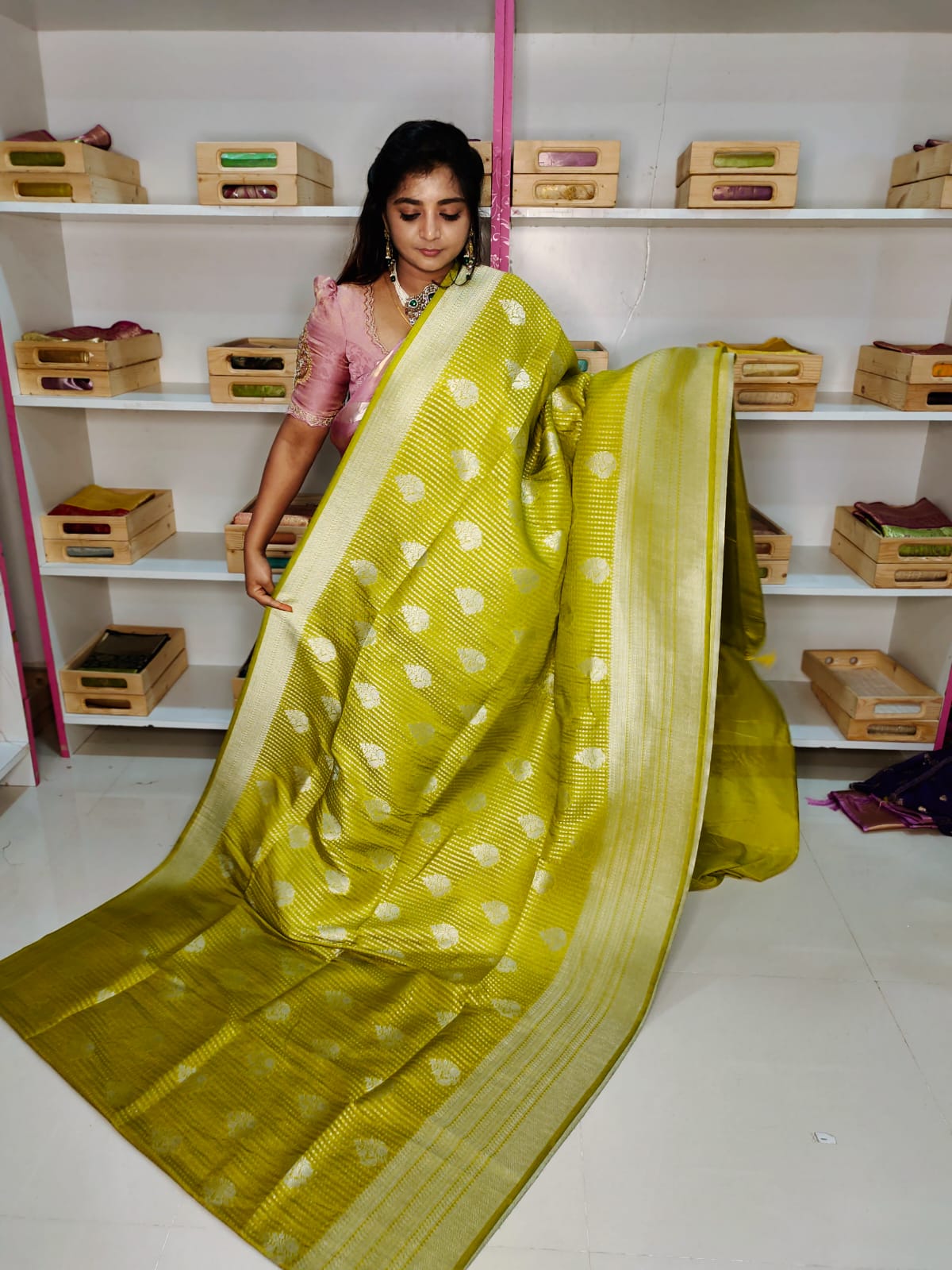 శ్రావణమాసం క్లియరెన్స్ సేల్ ఫ్యాన్సీ చీరలు