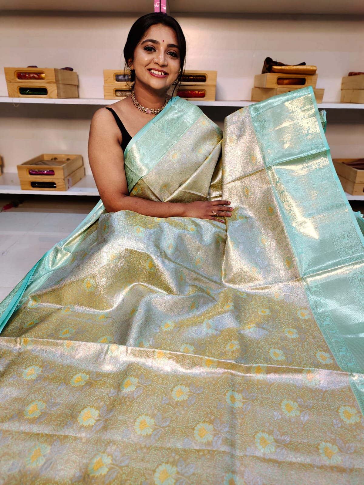 Meena kanchi