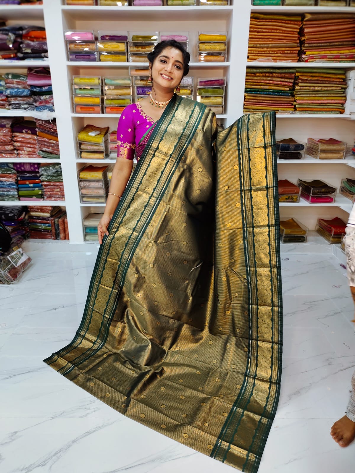 50% offer Valli gadwal