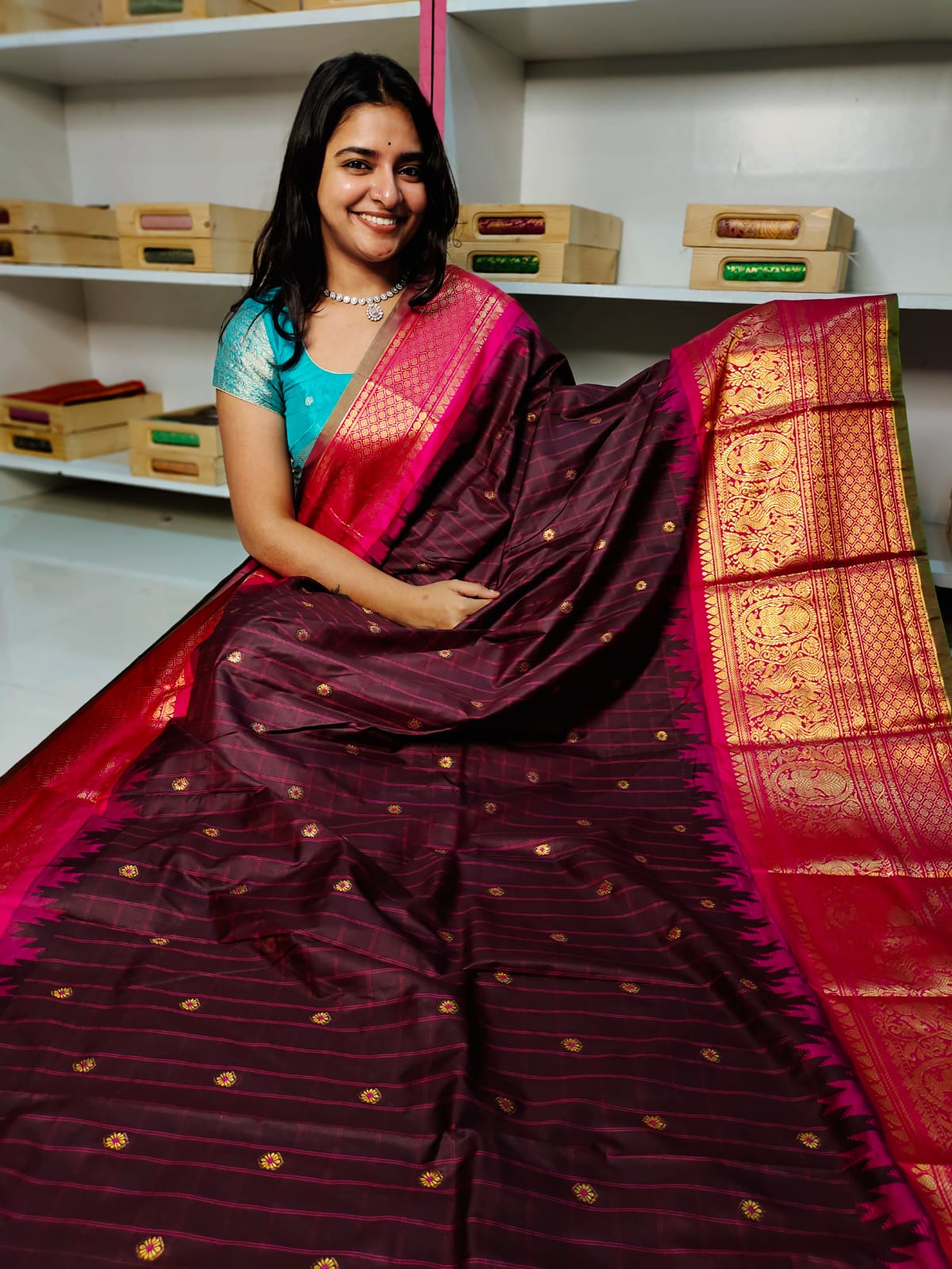 Vitange gadwal silk