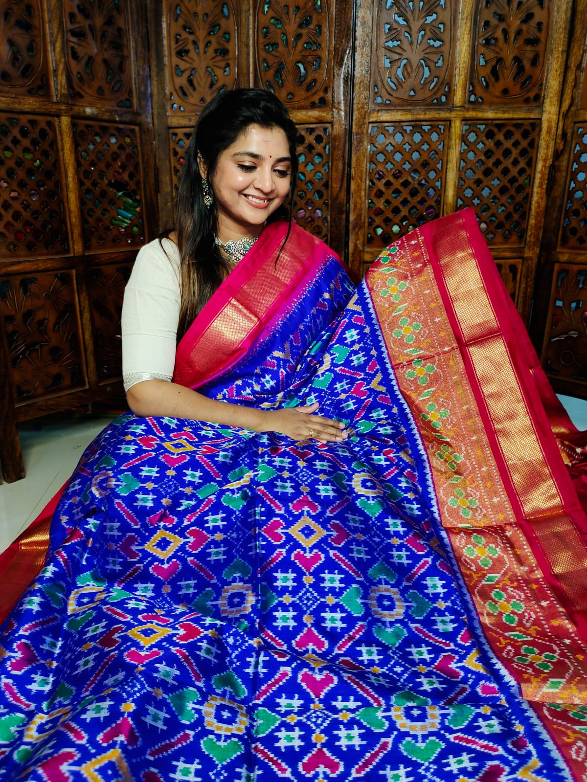 50% offer ikkat pattu sarees 
Silk mark certified