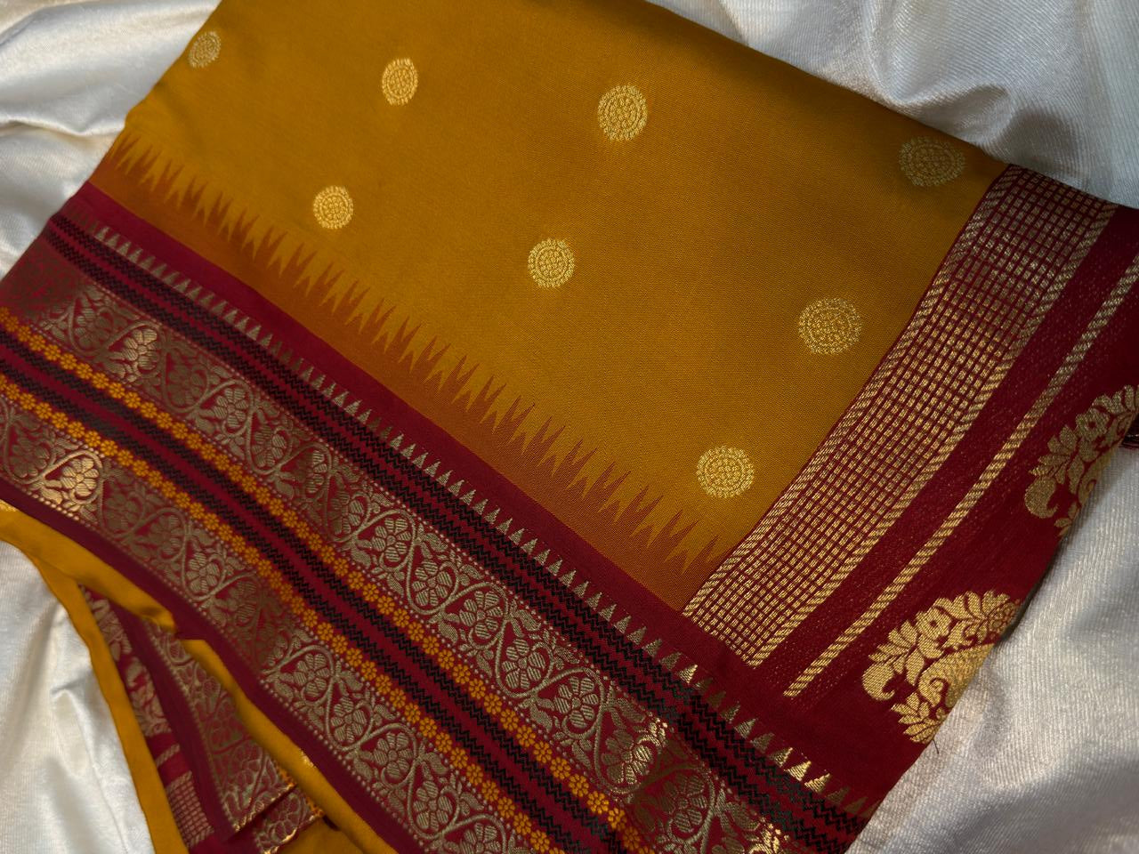 65% offer saree