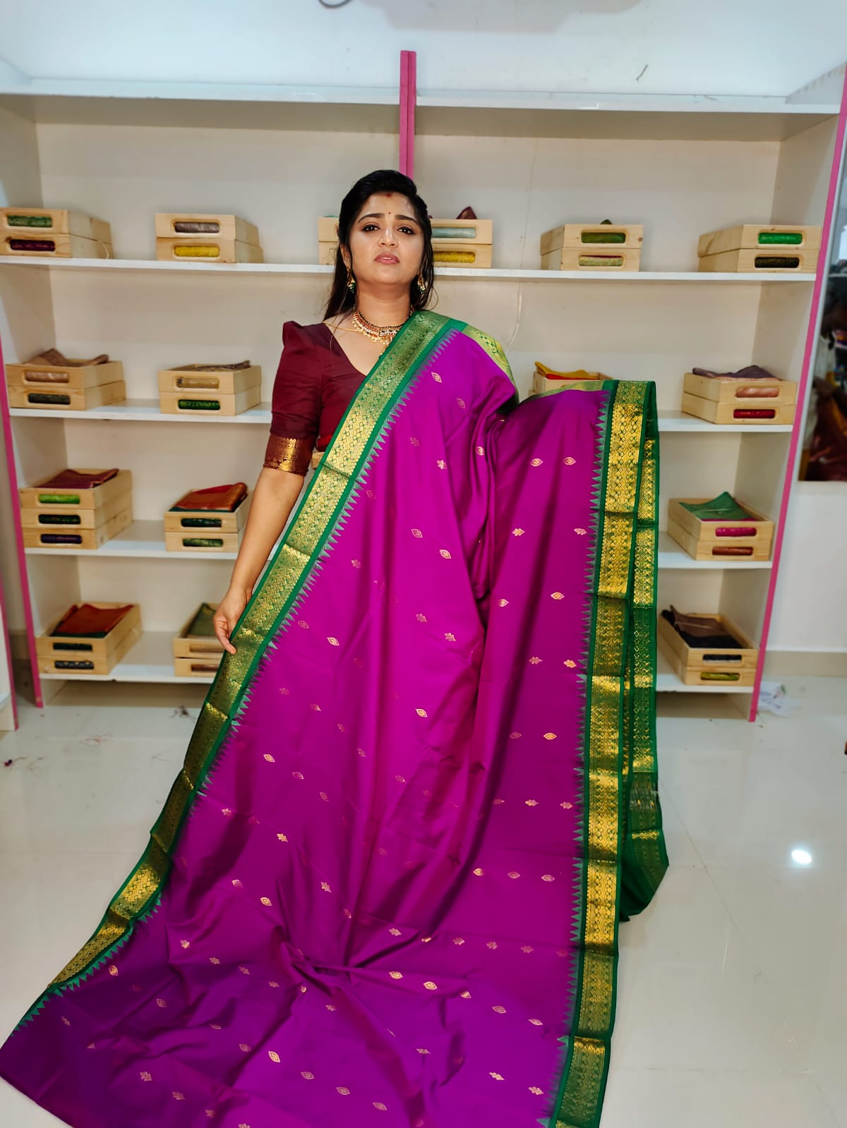 గద్వాల్ క్లియరెన్స్ సేల్