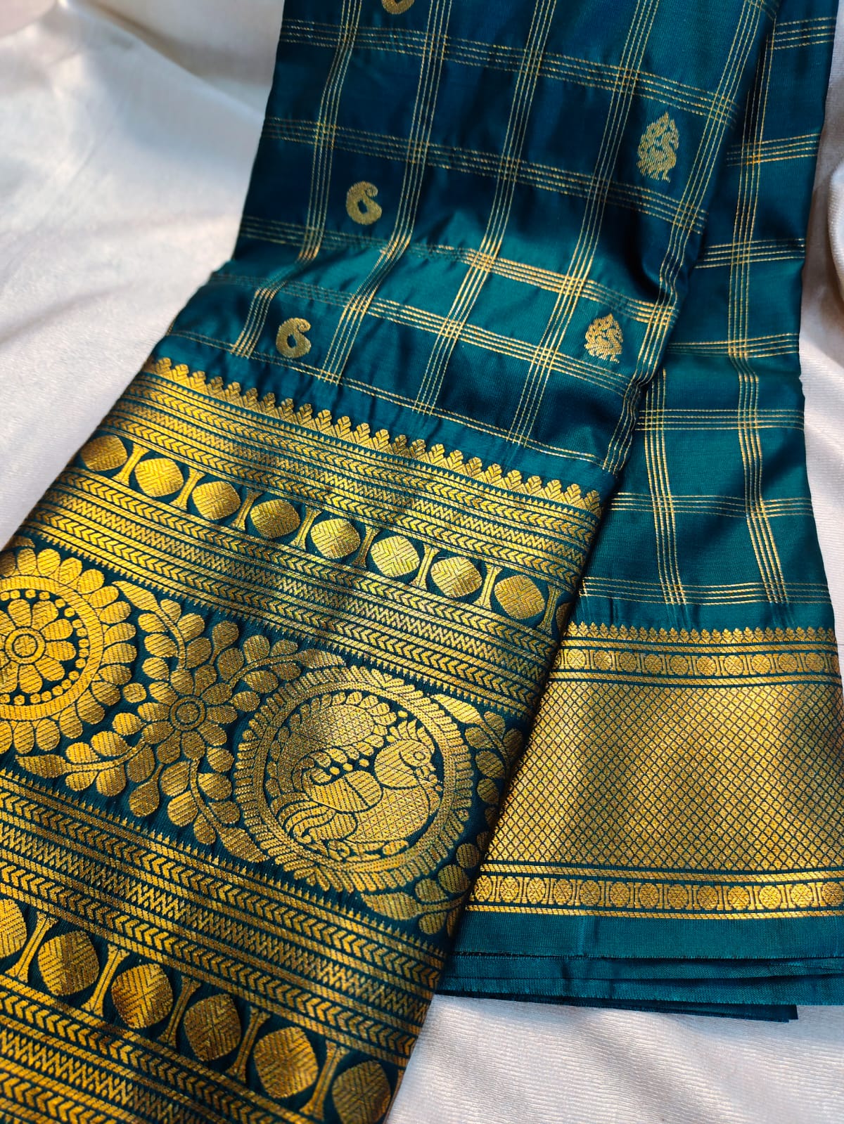 Vintage valli gadwal