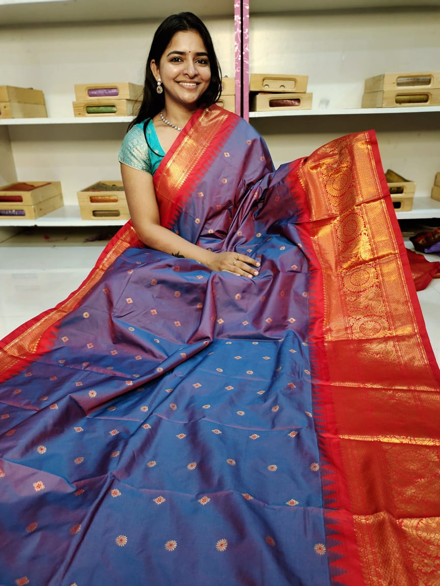 Gadwal offer sarees