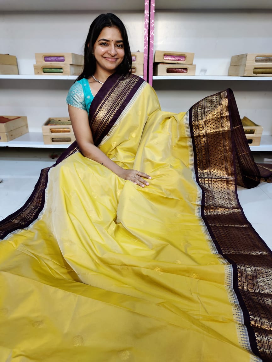Gadwal offer sarees
