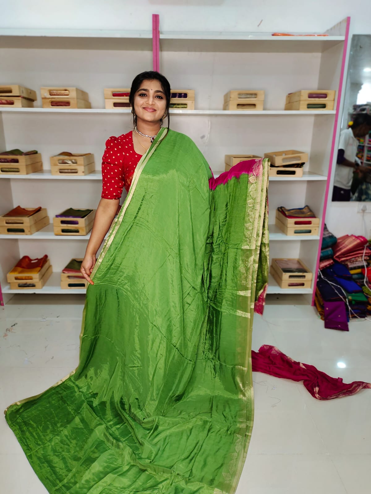 ఆషాడం క్లియరెన్స్ సేల్ ఫ్యాన్సీ చీరలు