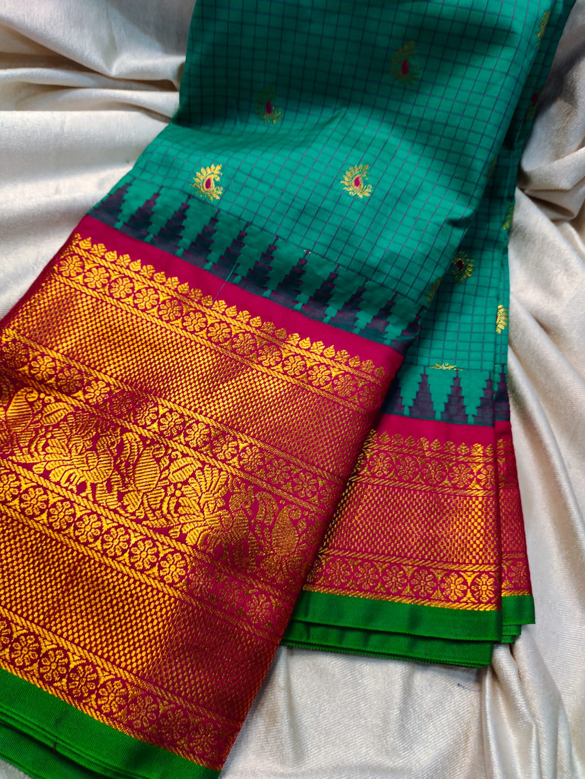 60% offer gadwal saree